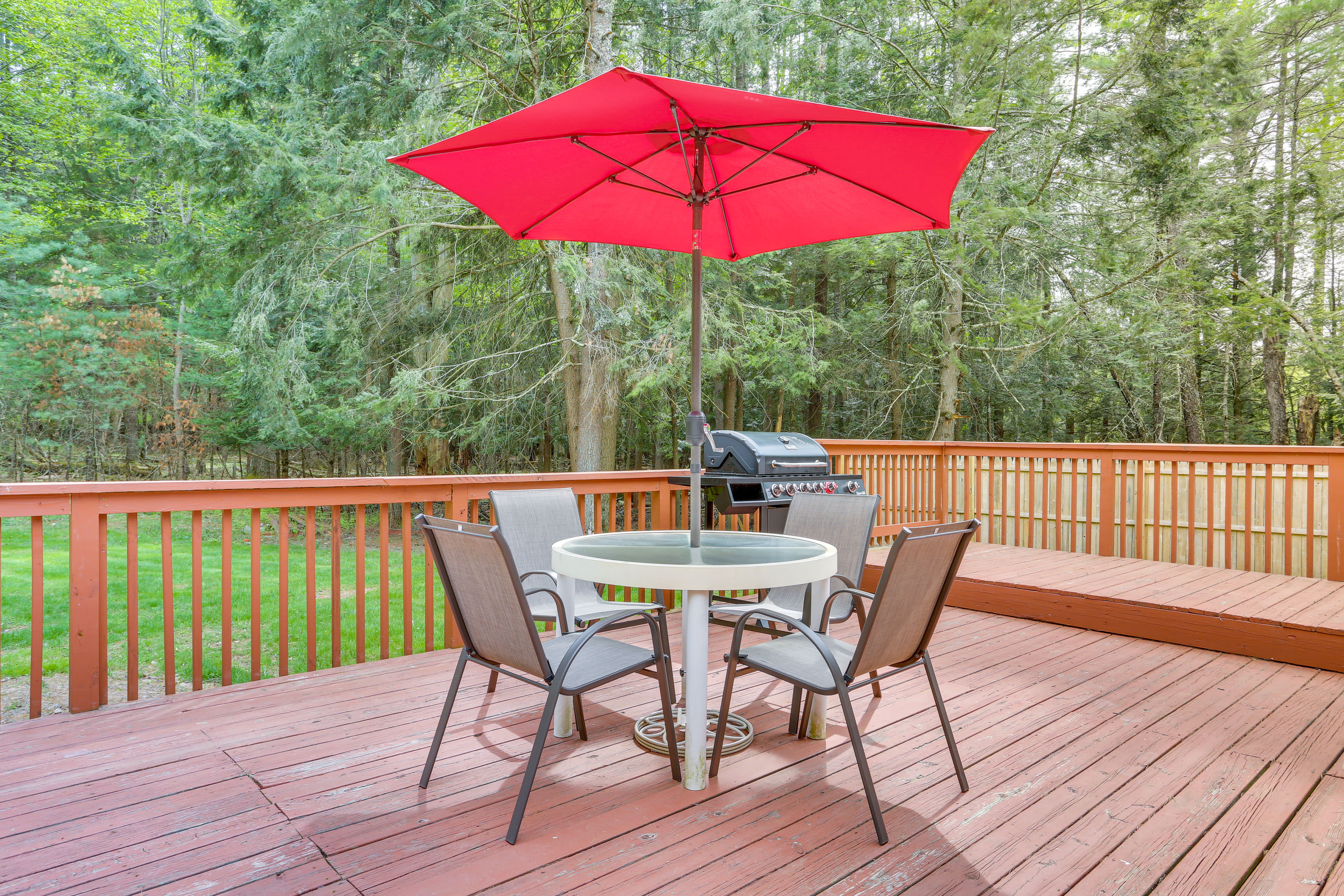 Spacious Deck | Gas Grill