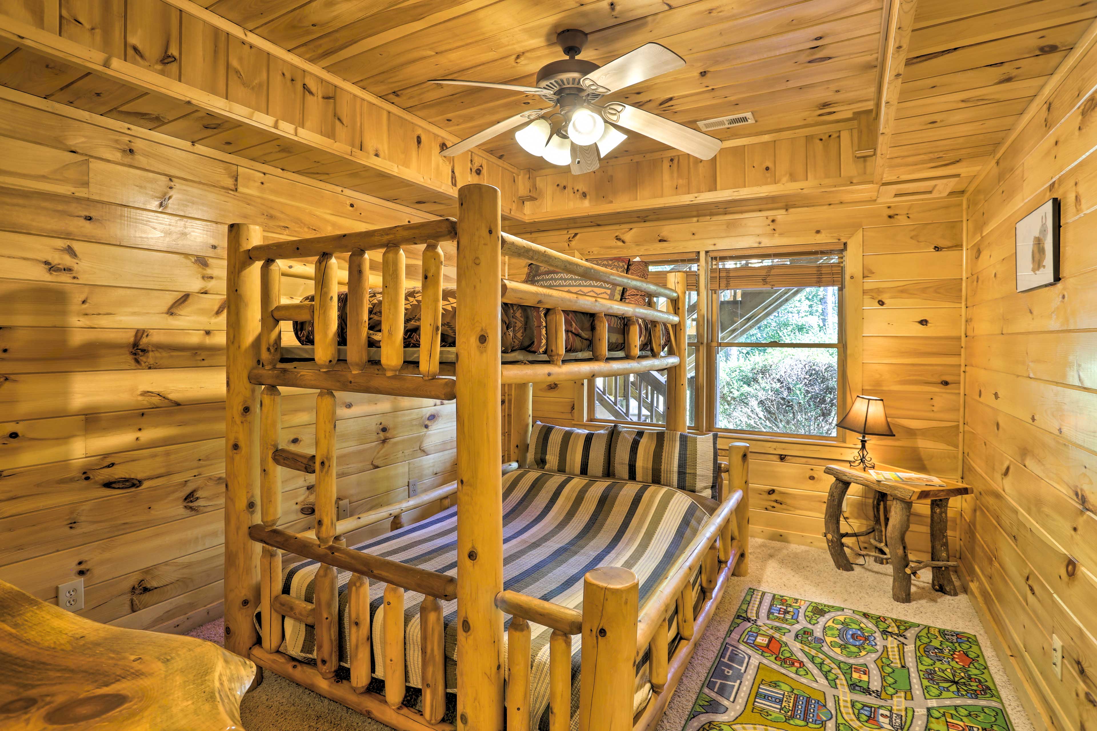 Bedroom 3 | Twin/Full Bunk Bed