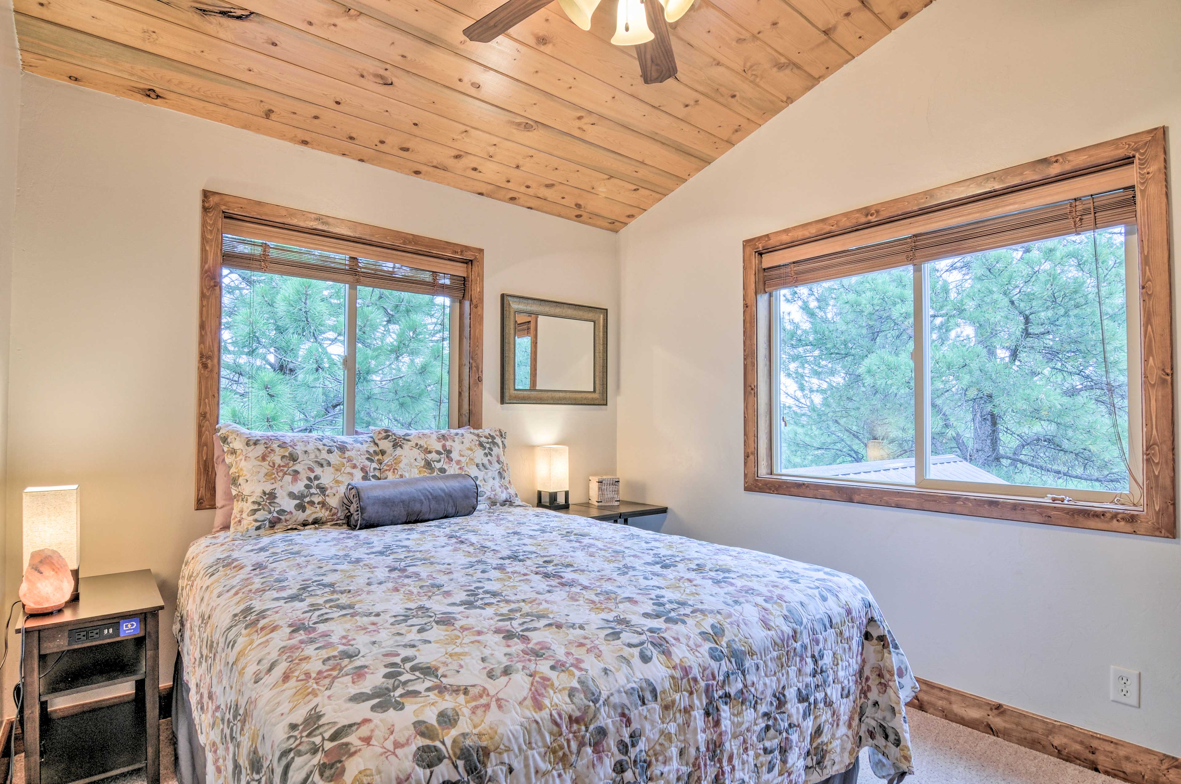 Bedroom 2 (Arches Room) | Upper Level | Queen Bed