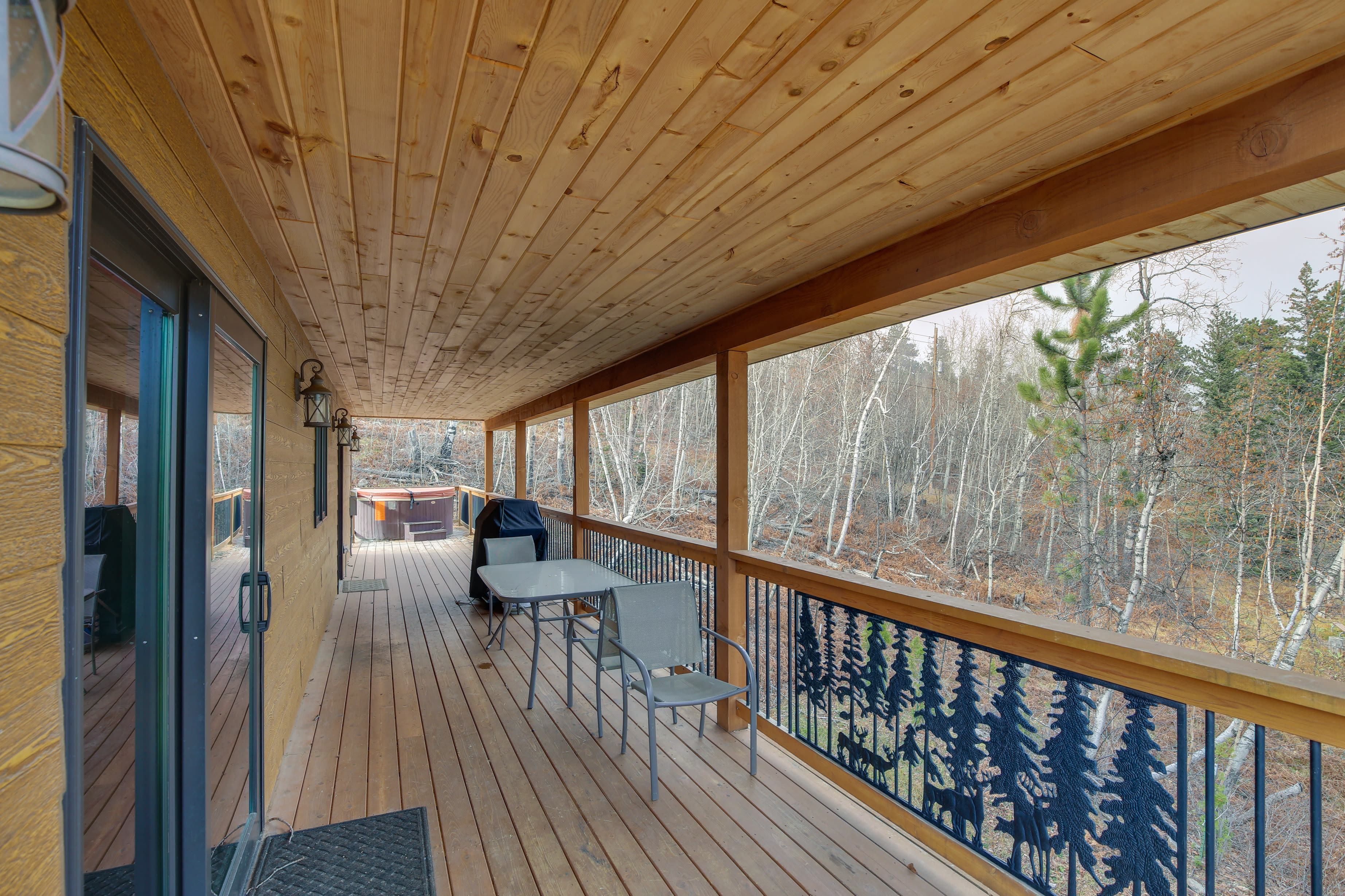 Covered Deck | Gas Grill | Outdoor Dining