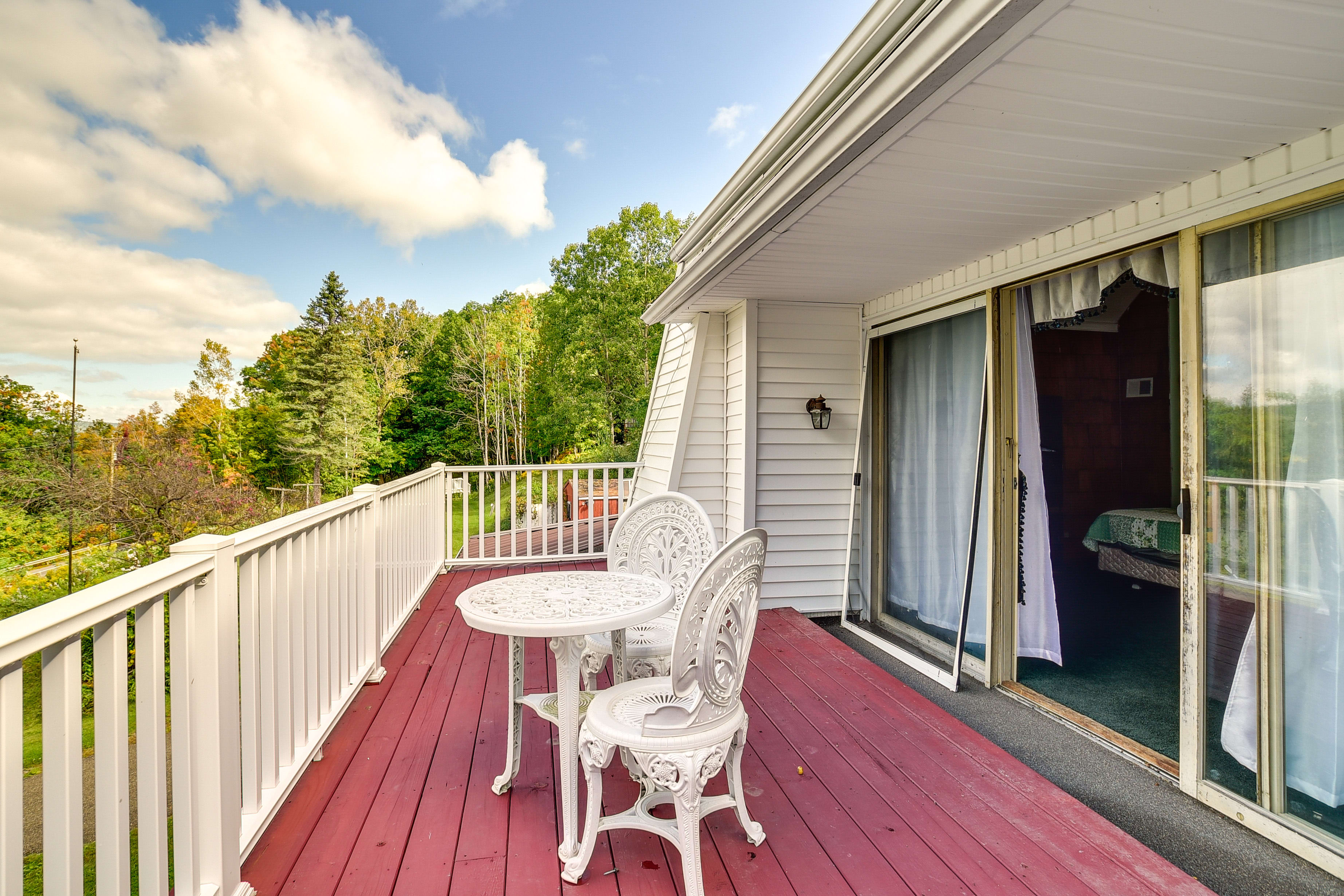 Balcony | Lake Views