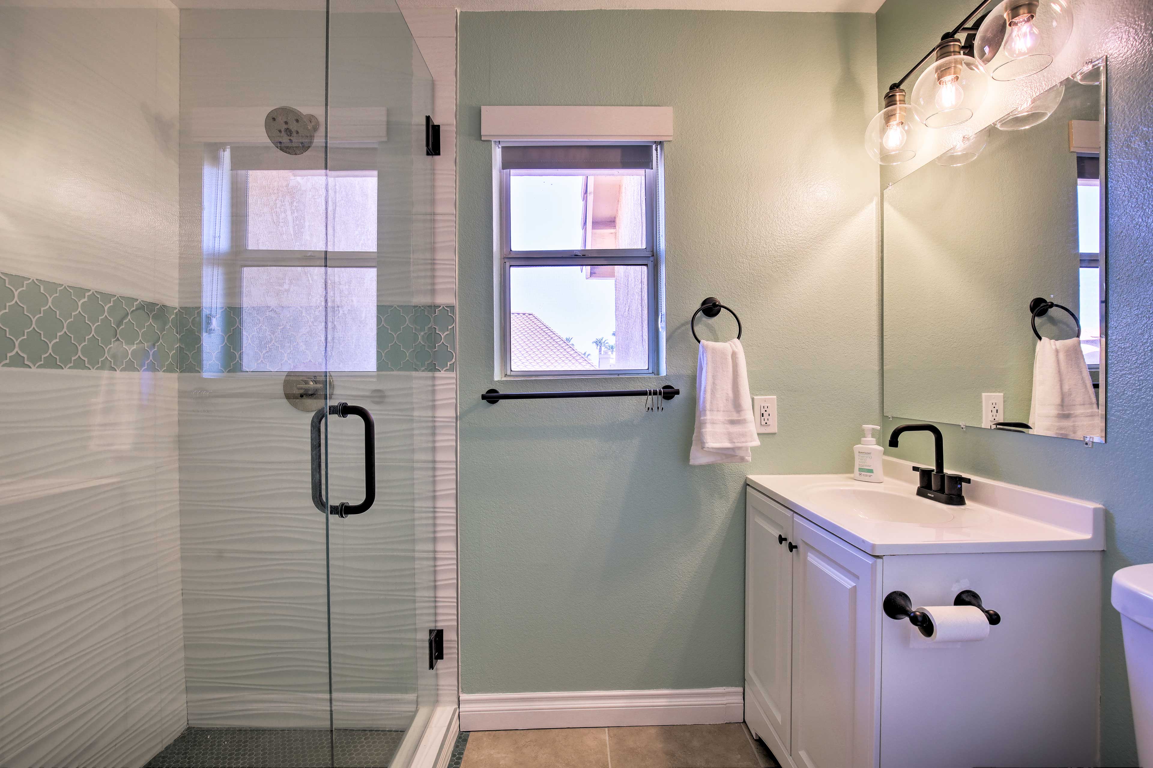 En-Suite Bathroom | Linens & Towels Provided