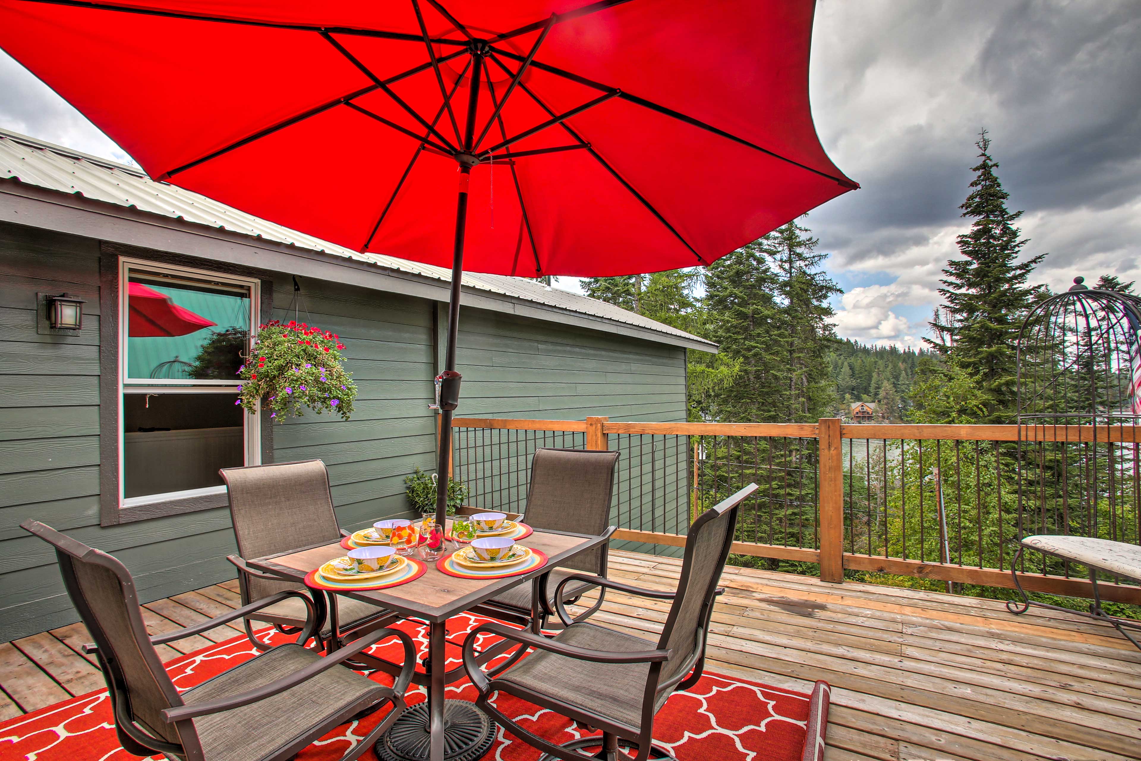 Coeur d'Alene Vacation Rental | 2BR | 2BA | 1,600 Sq Ft | Stairs Required