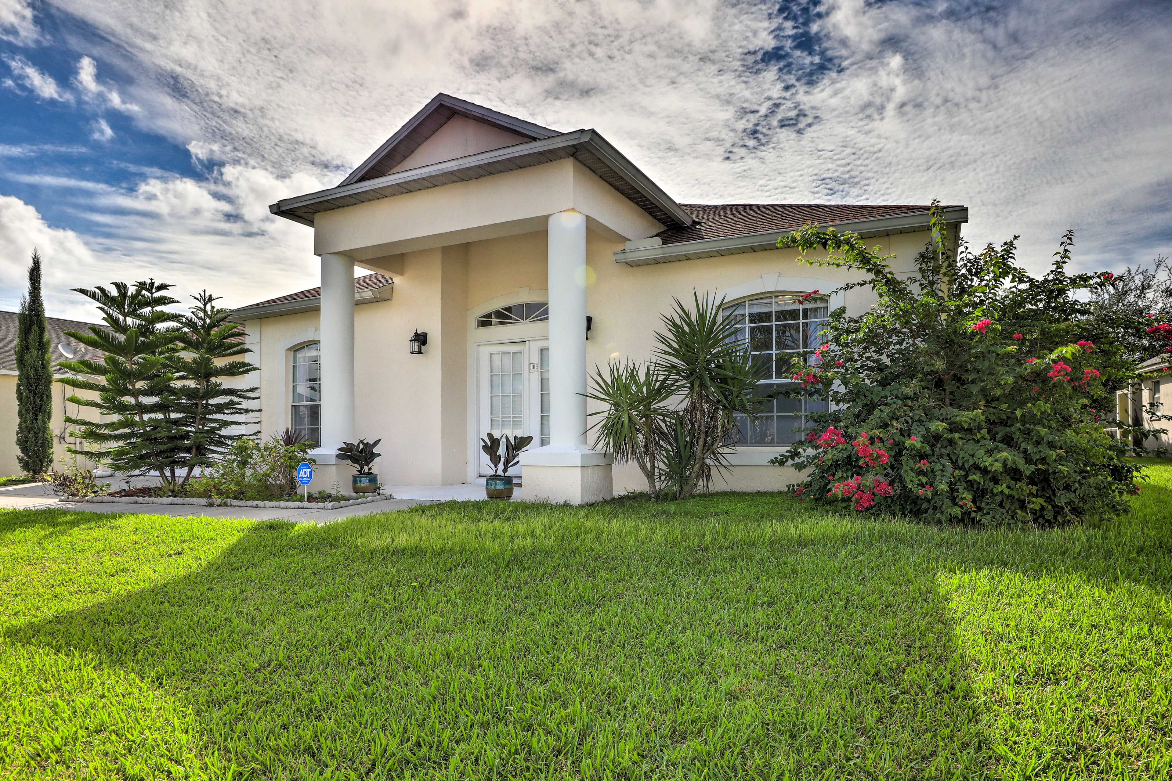 House Exterior | 2 Exterior Security Cameras | 1-Story Home