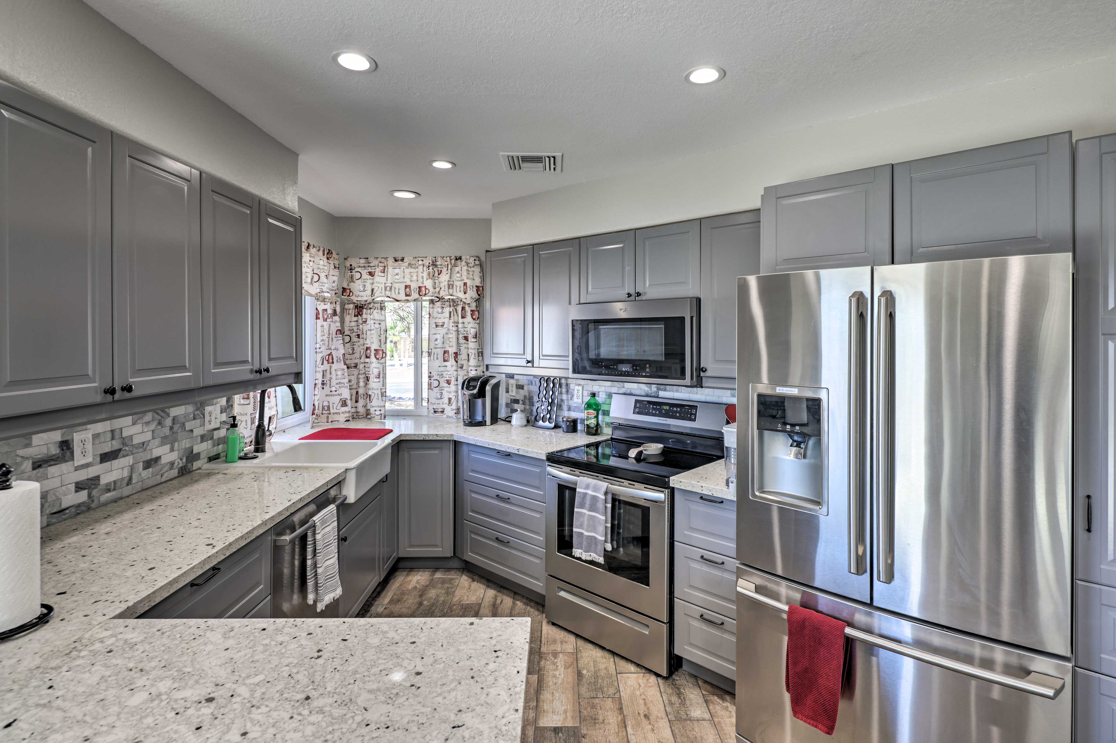 Kitchen | Fully Equipped | K-Cup Coffee Maker | Stainless Steel Appliances