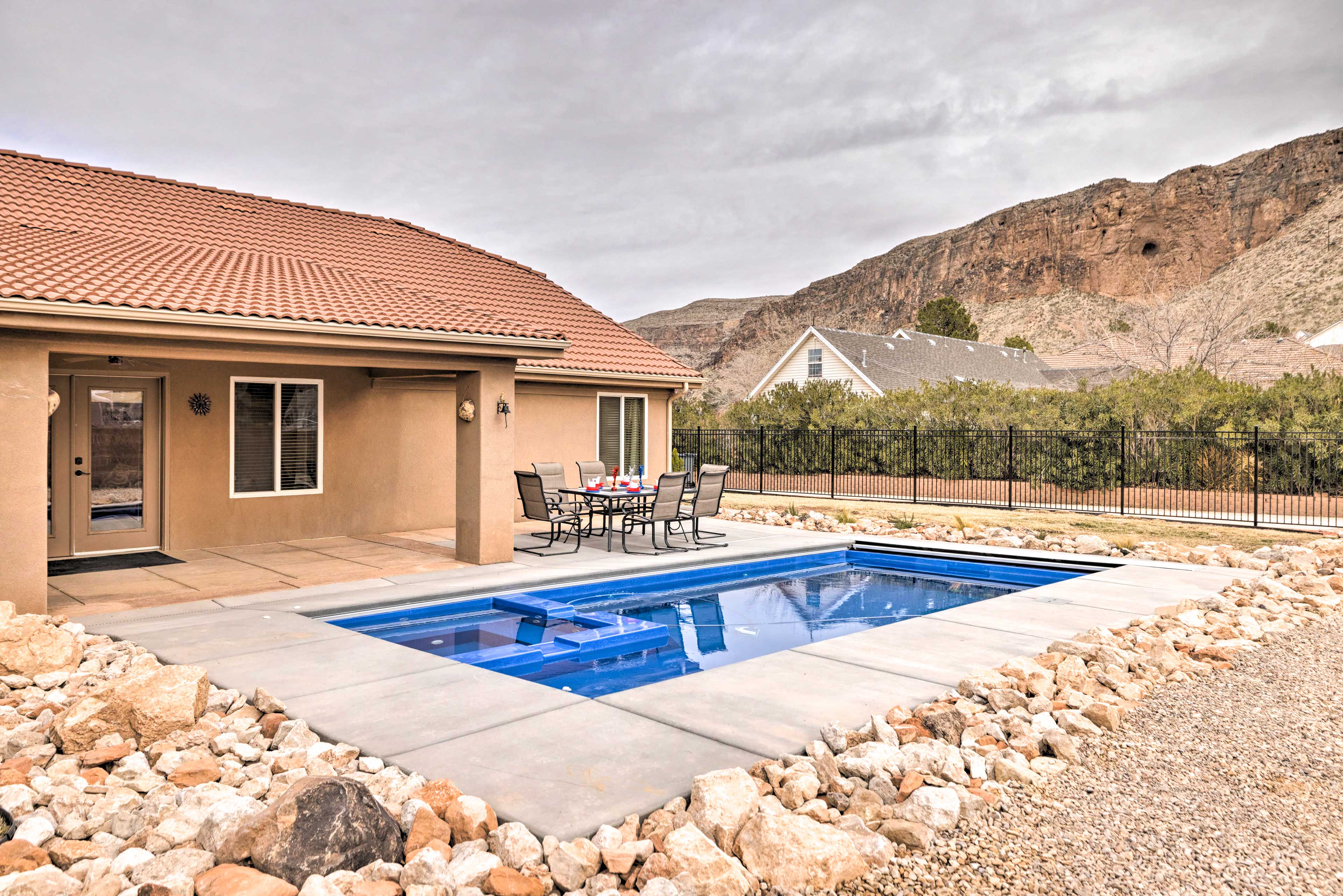 Private Pool | Built-In Spa | Fenced Yard | Mountain Views