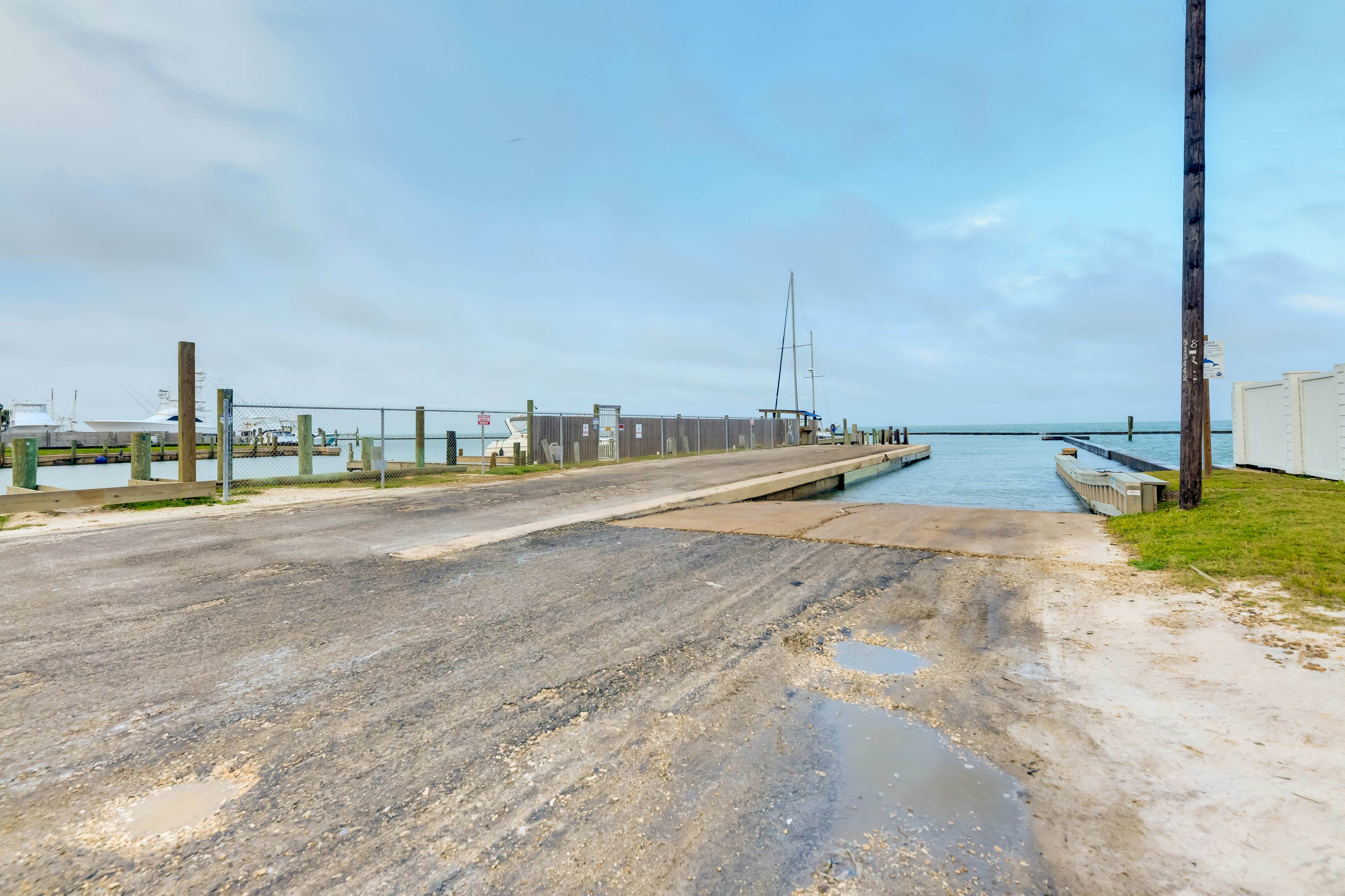 1-2 Blocks to Bay | Boat Ramp