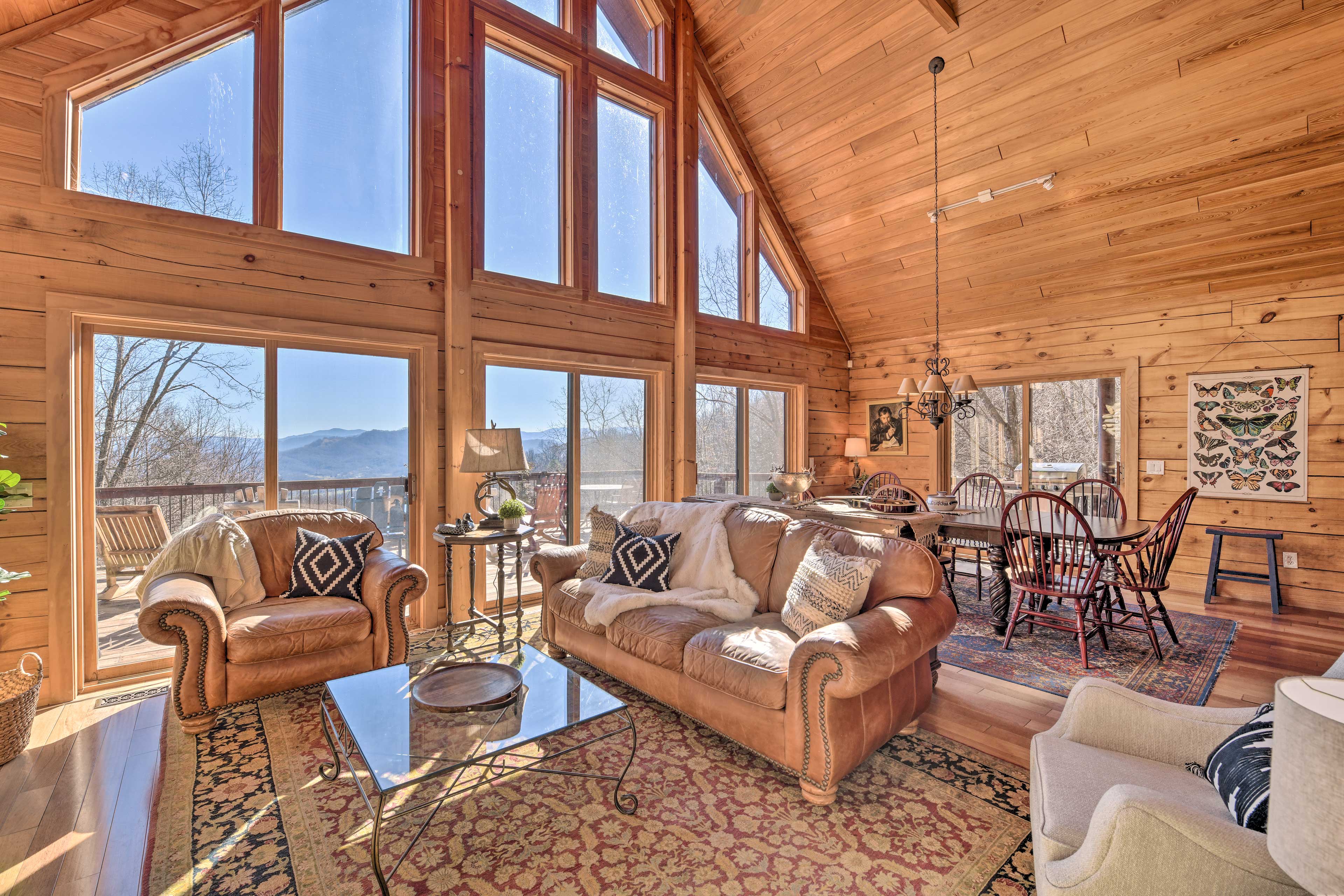 Luxe Cataloochee Cabin w/ Epic Mountain Views!