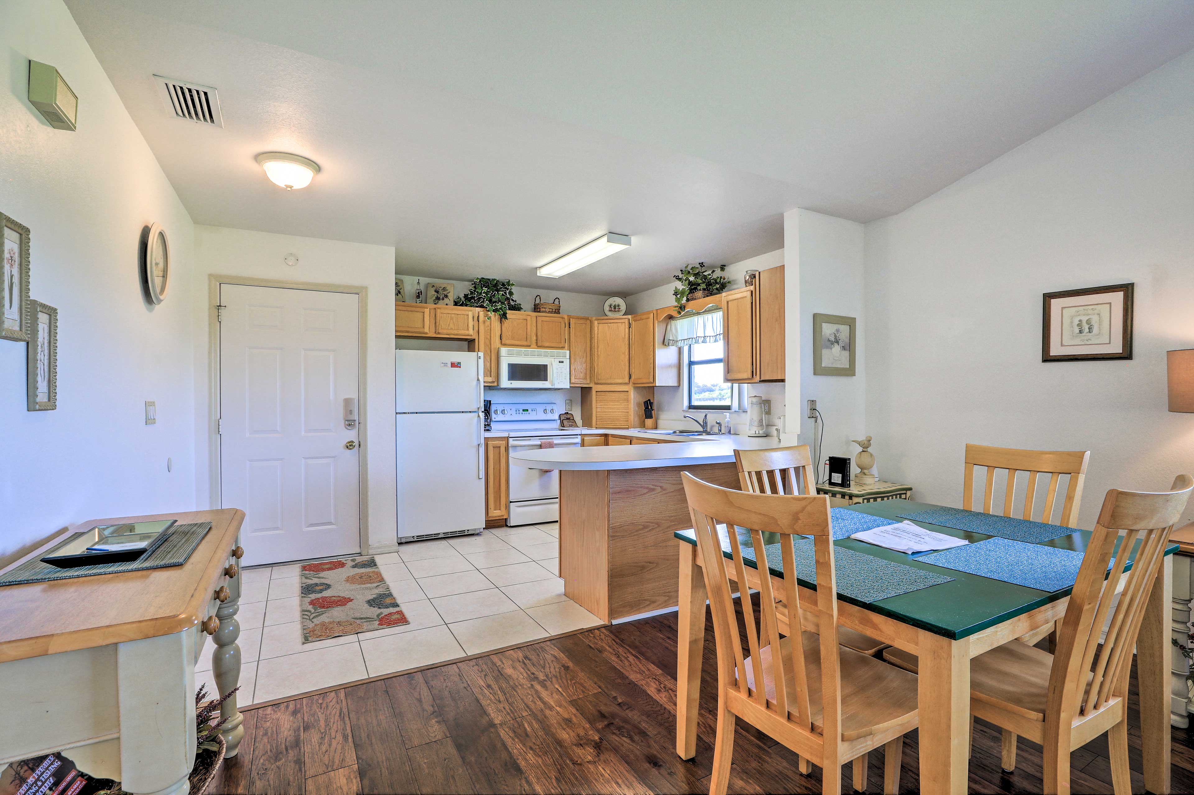 Dining Room | Dishware & Flatware