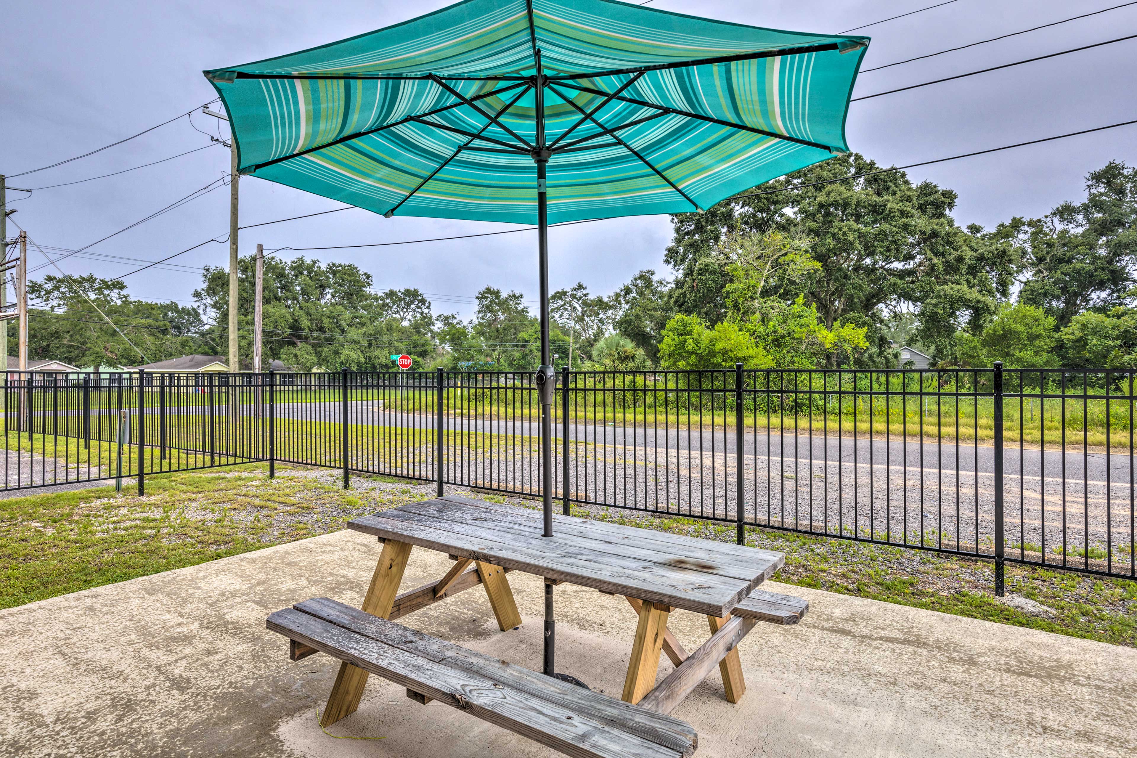 Private Patio | Charcoal Grill