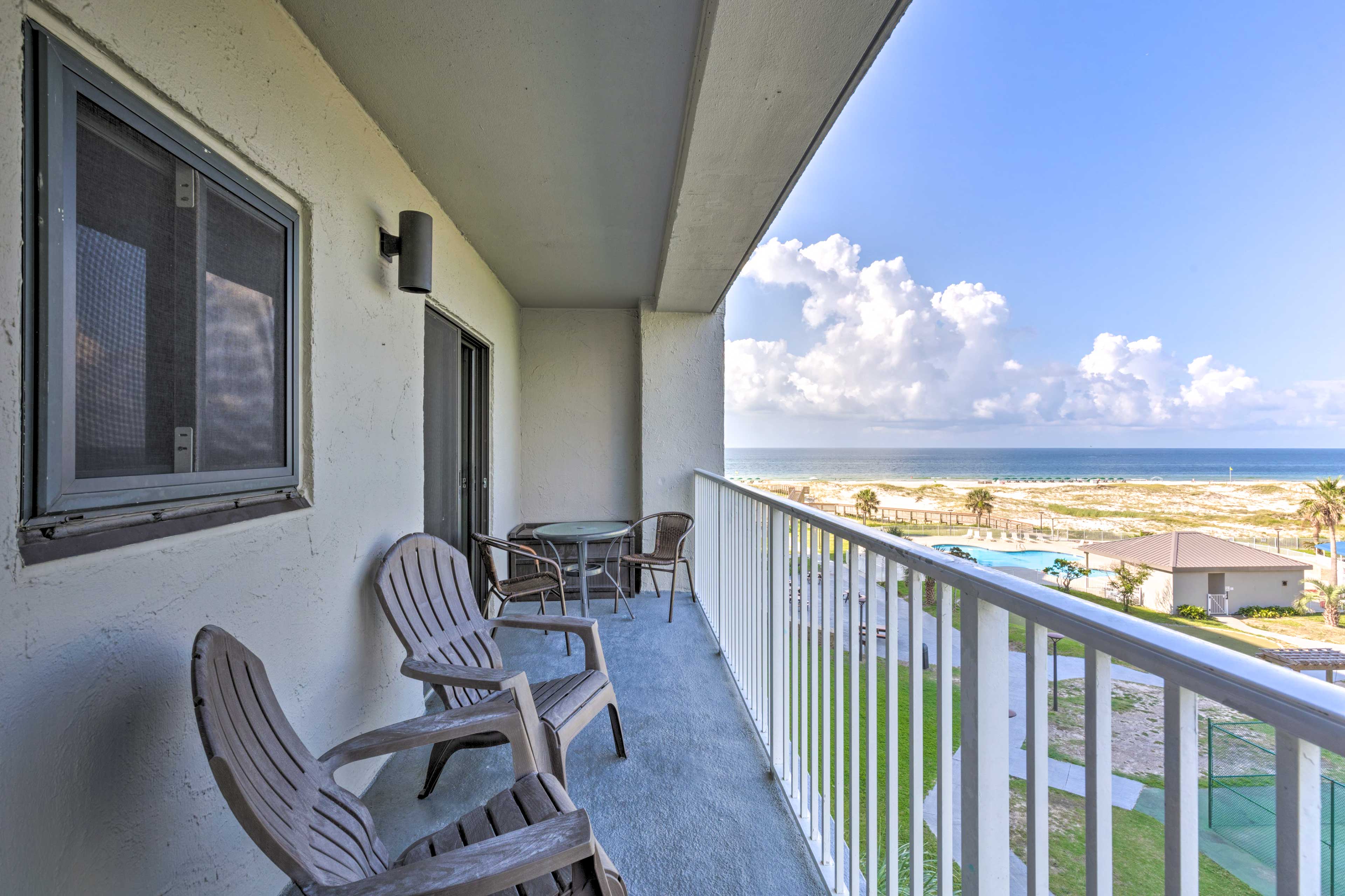 Private Balcony | Community Amenities | Beach View & Access