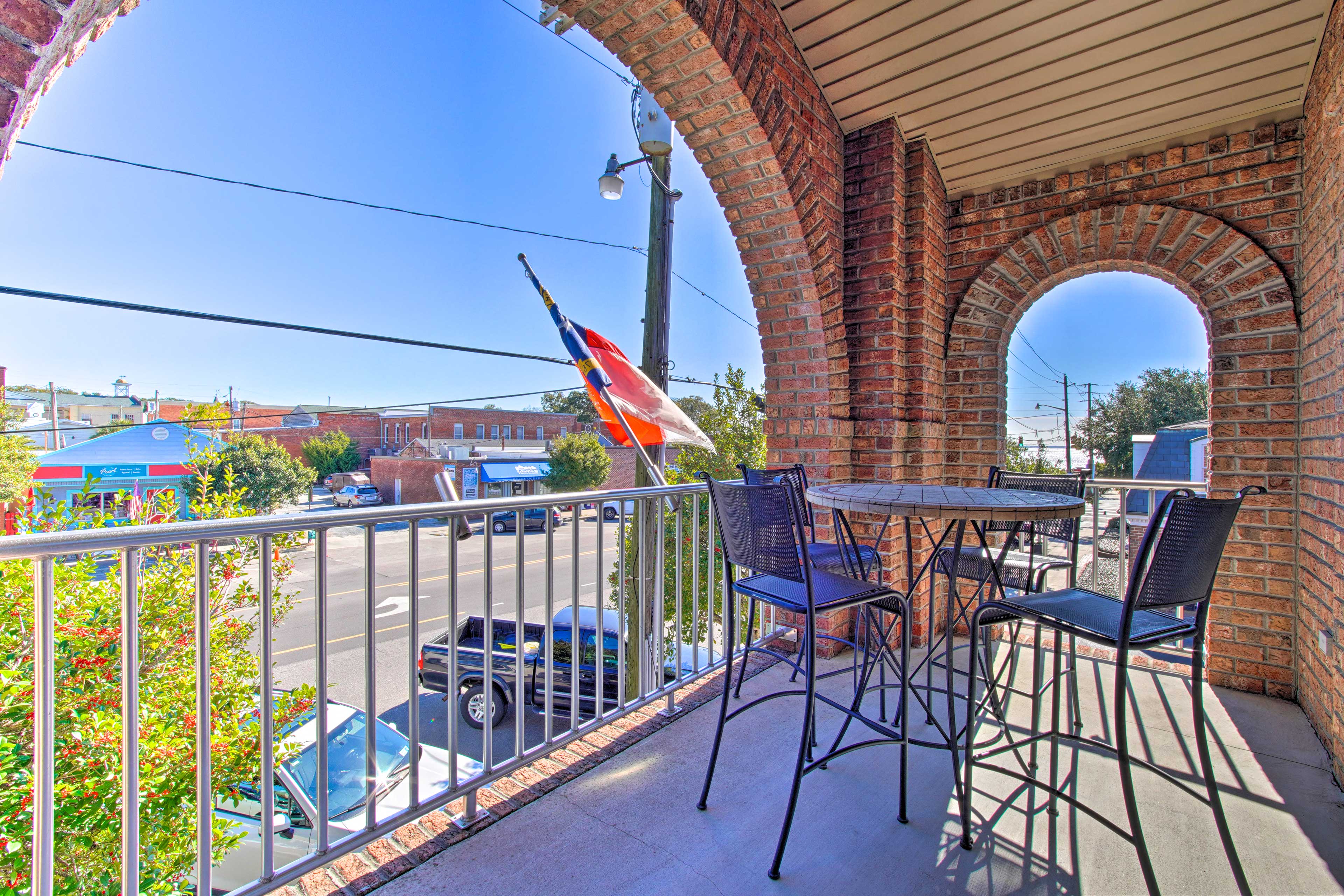 Balcony | Fire Pit | Outdoor Seating Areas