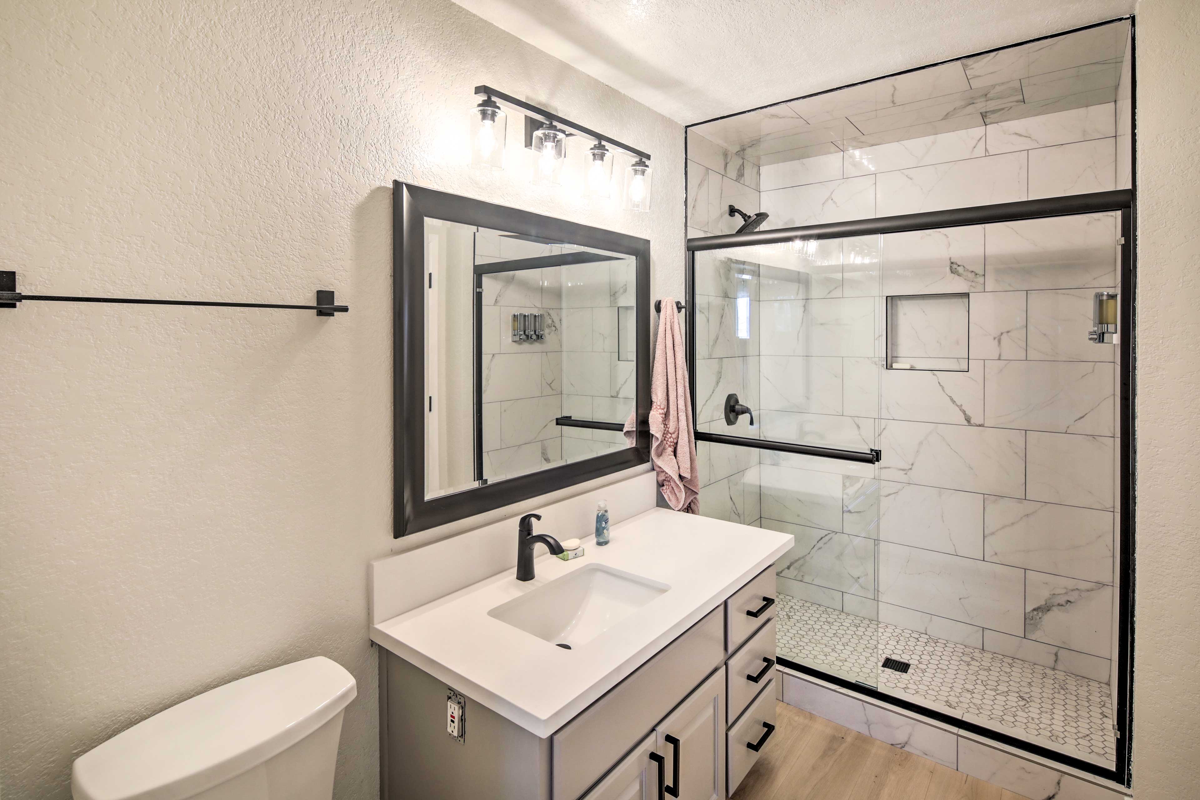 En-Suite Bathroom | Complimentary Toiletries