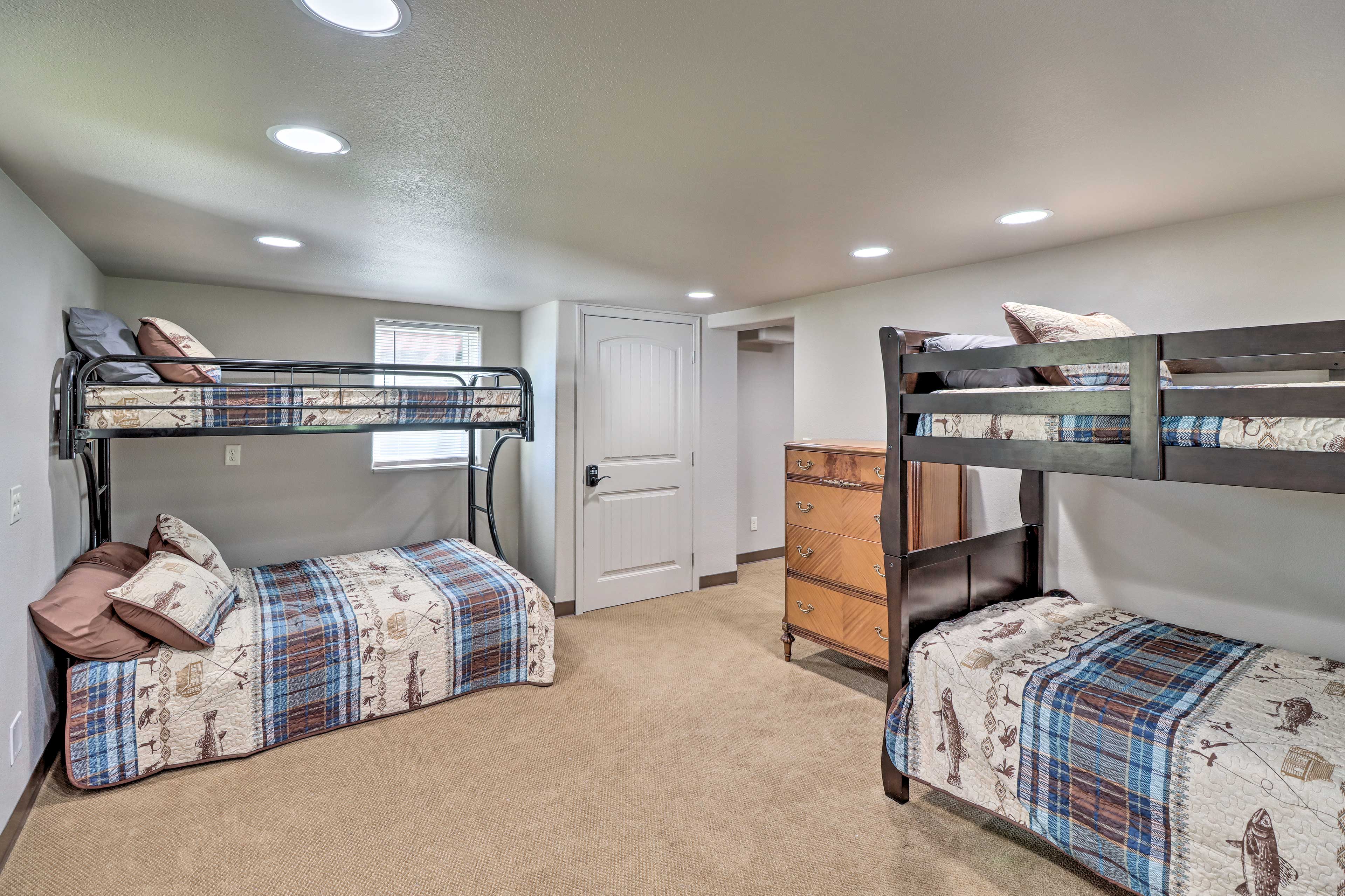 Bedroom 5 | Twin/Full Bunk Bed | Twin Bunk Bed