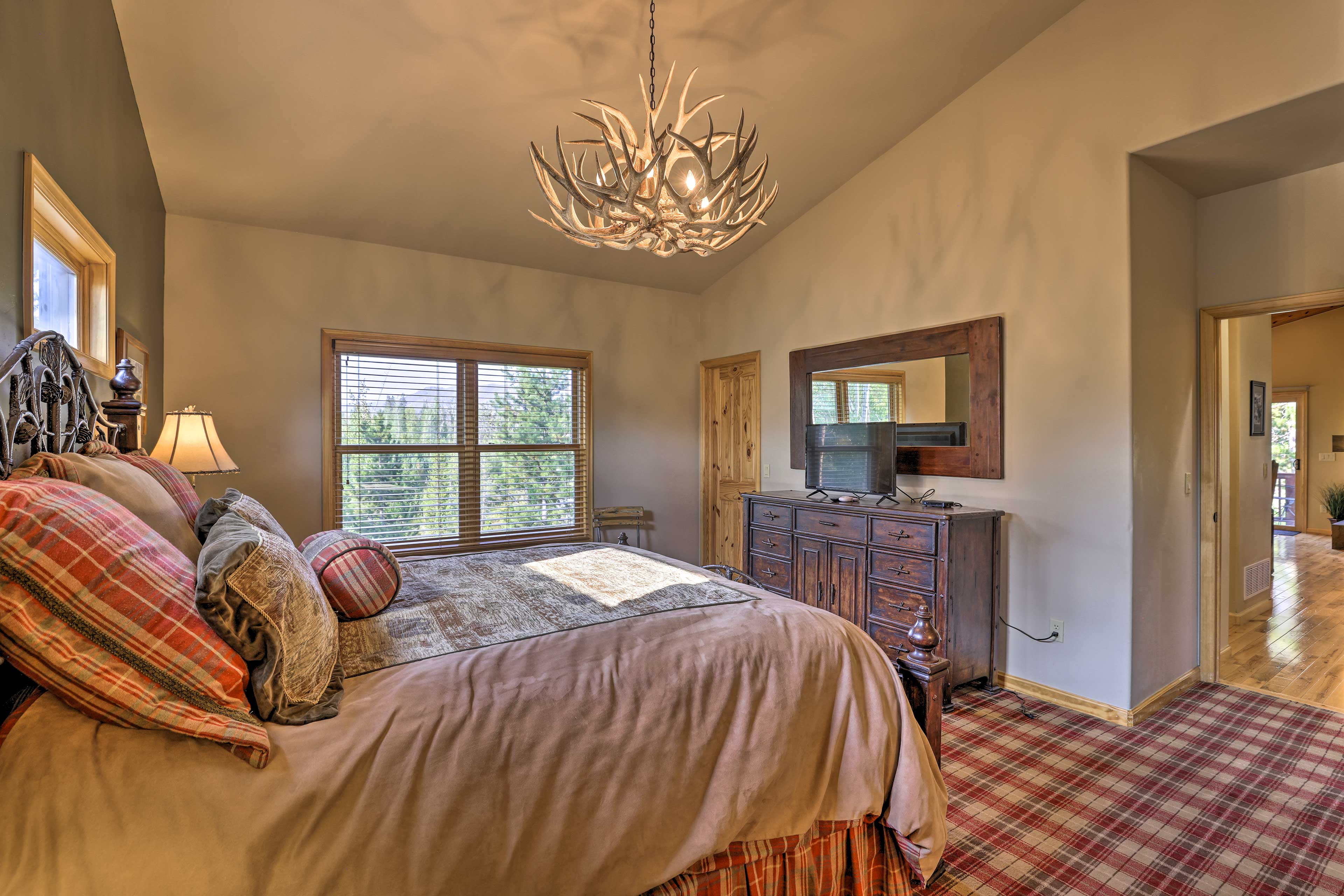 Bedroom 1 | En-Suite Bathroom