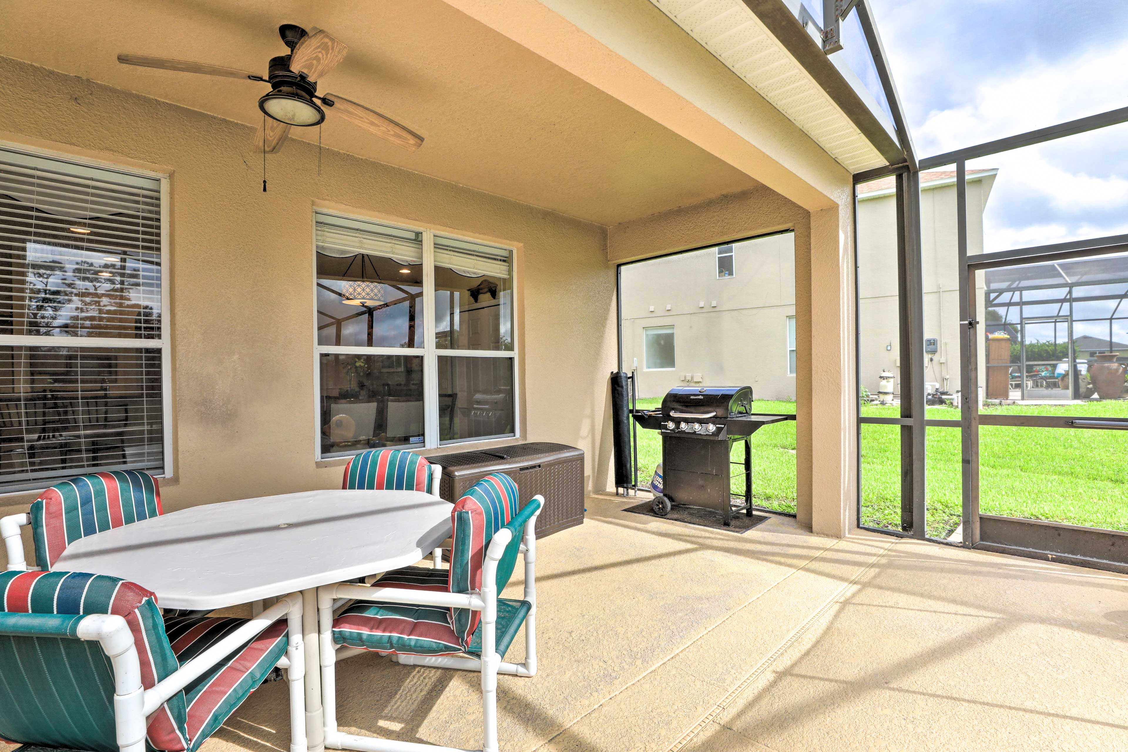 Covered Patio | Gas Grill