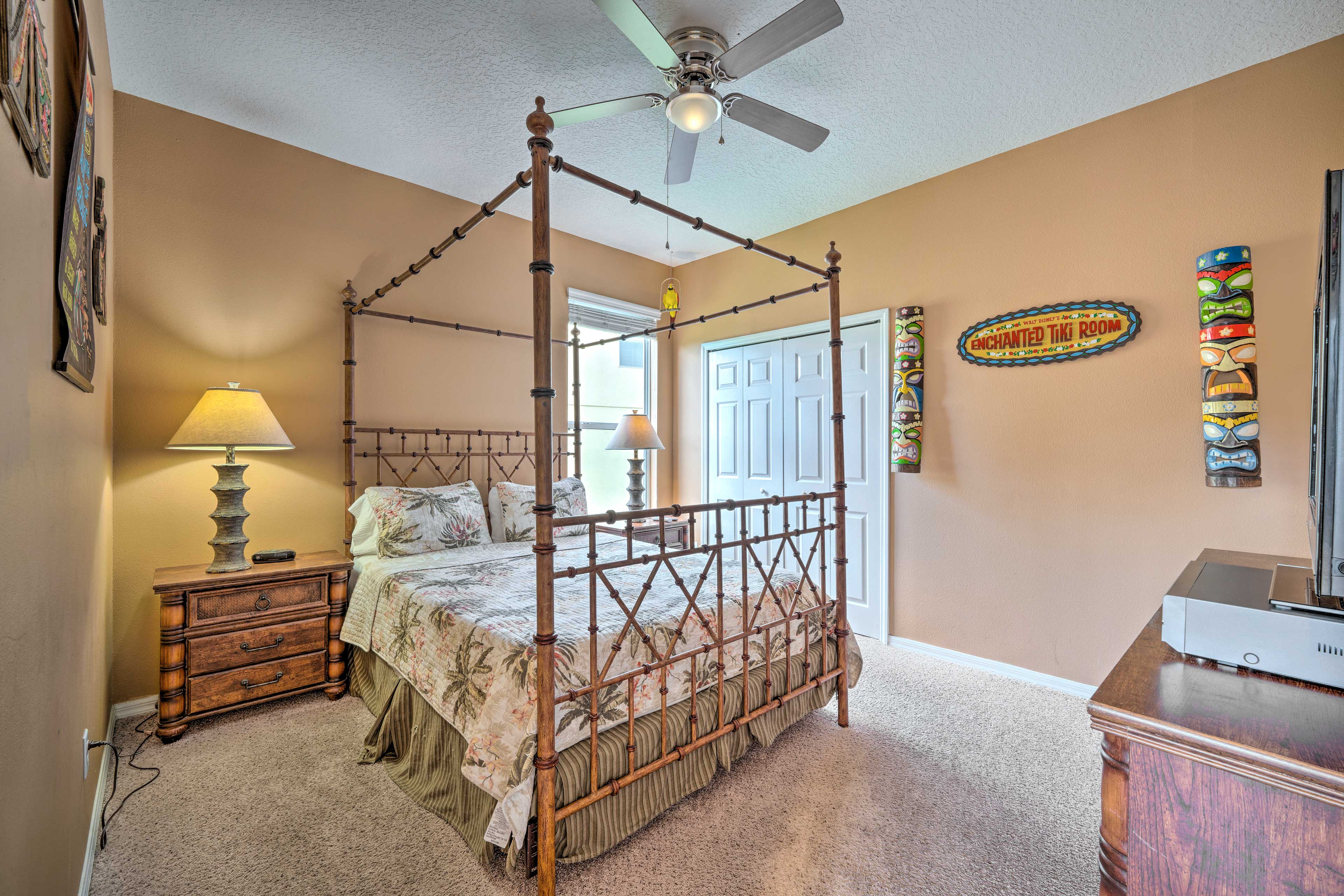 Bedroom 1 | Main Floor | Queen Bed | Pack 'n Play Available