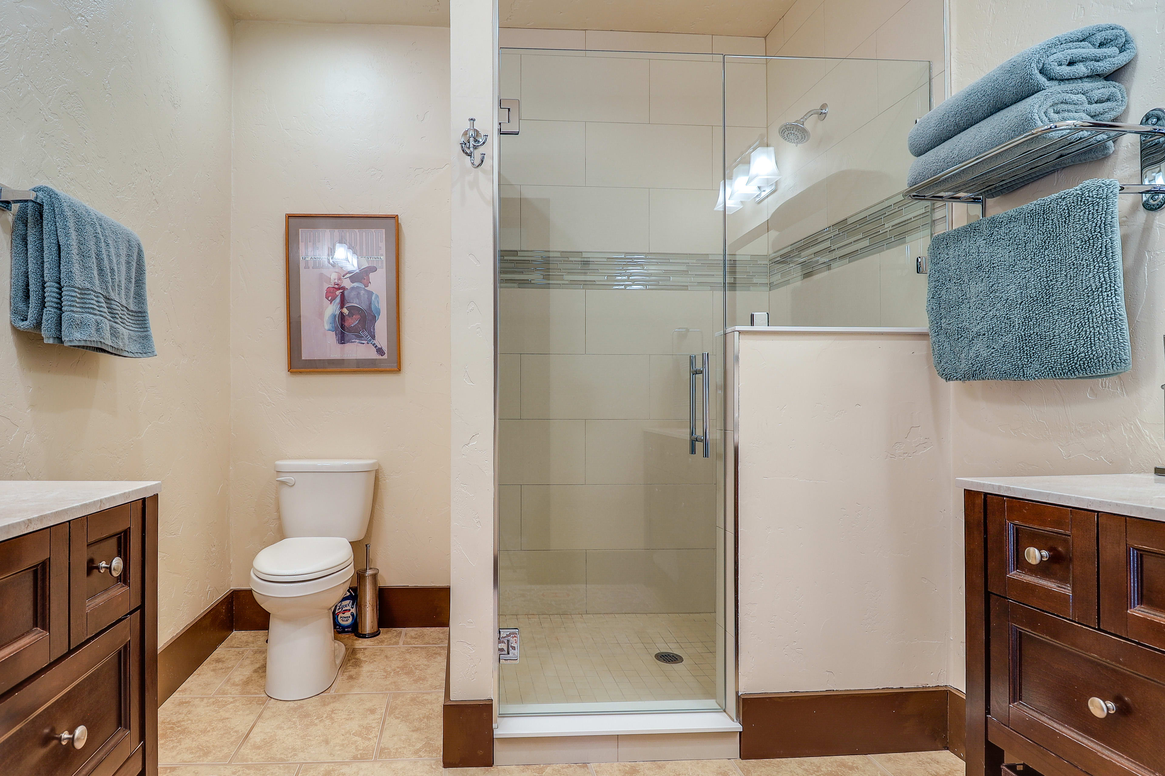 En-Suite Bathroom | Towels Provided | Complimentary Toiletries