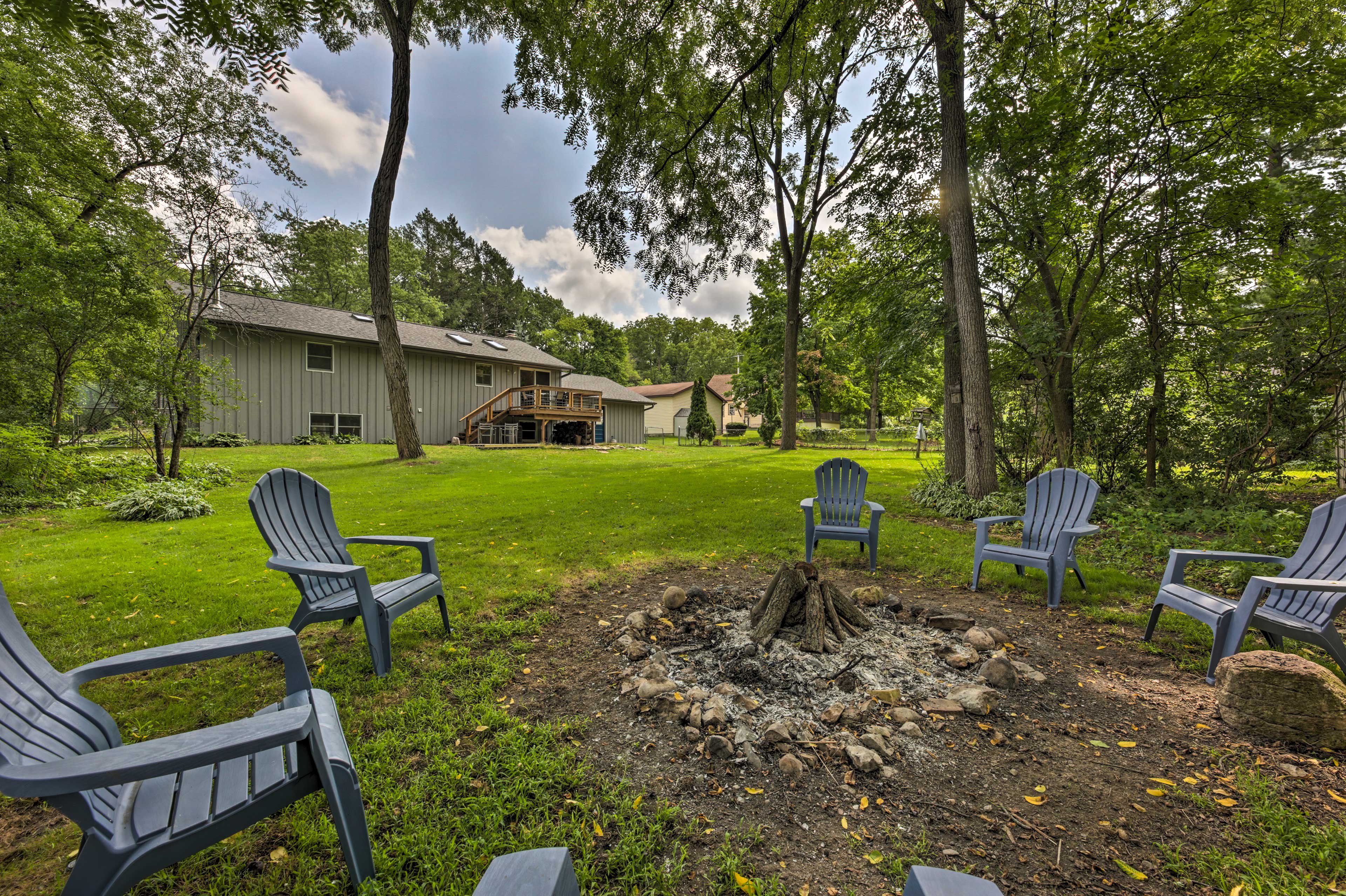 Private Yard | Fire Pit