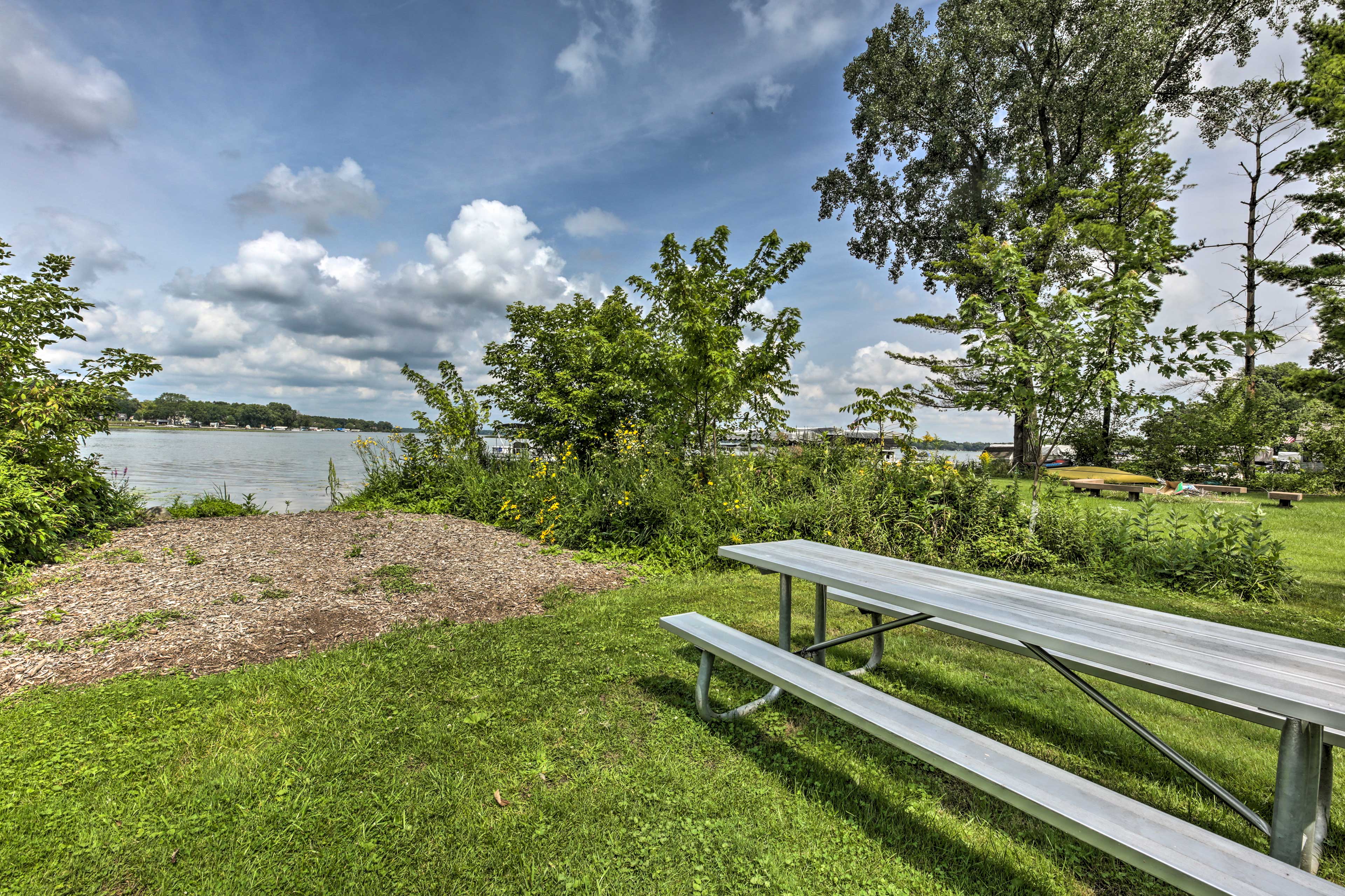 Bleeker Street Boat Launch (0.3 Miles)