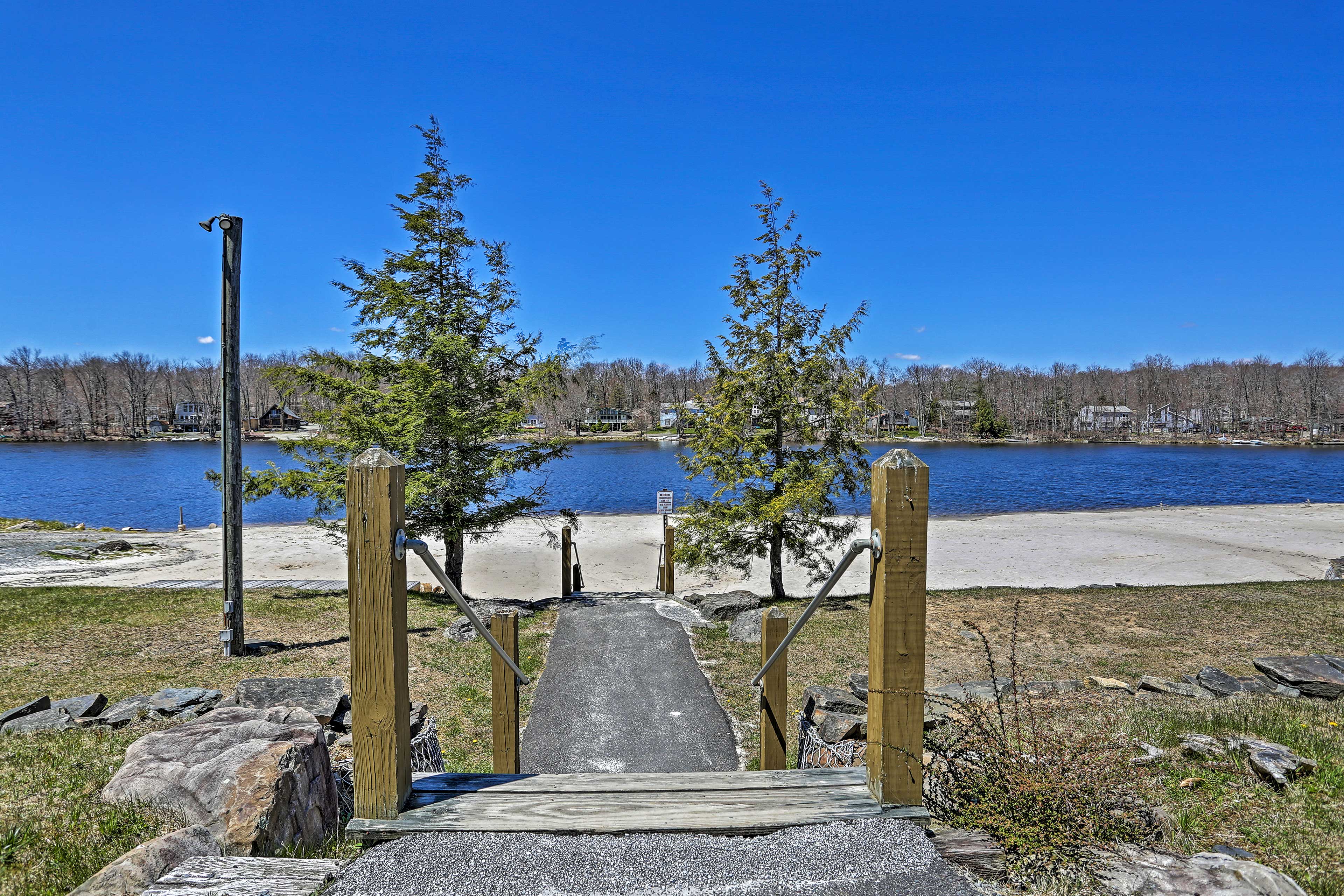 Community Amenities | Seasonal Lake Access