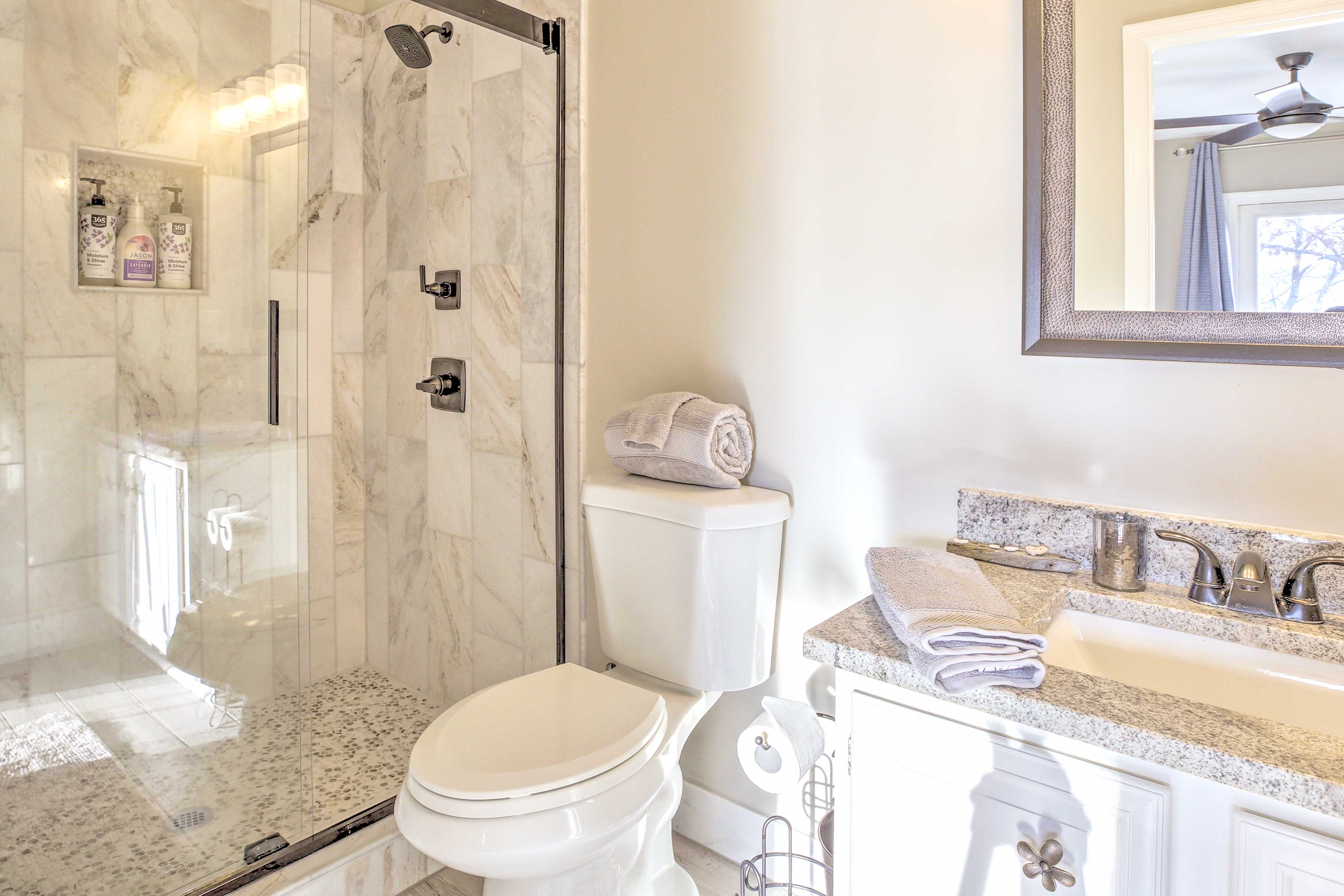 En-Suite Bathroom | Towels & Linens Provided