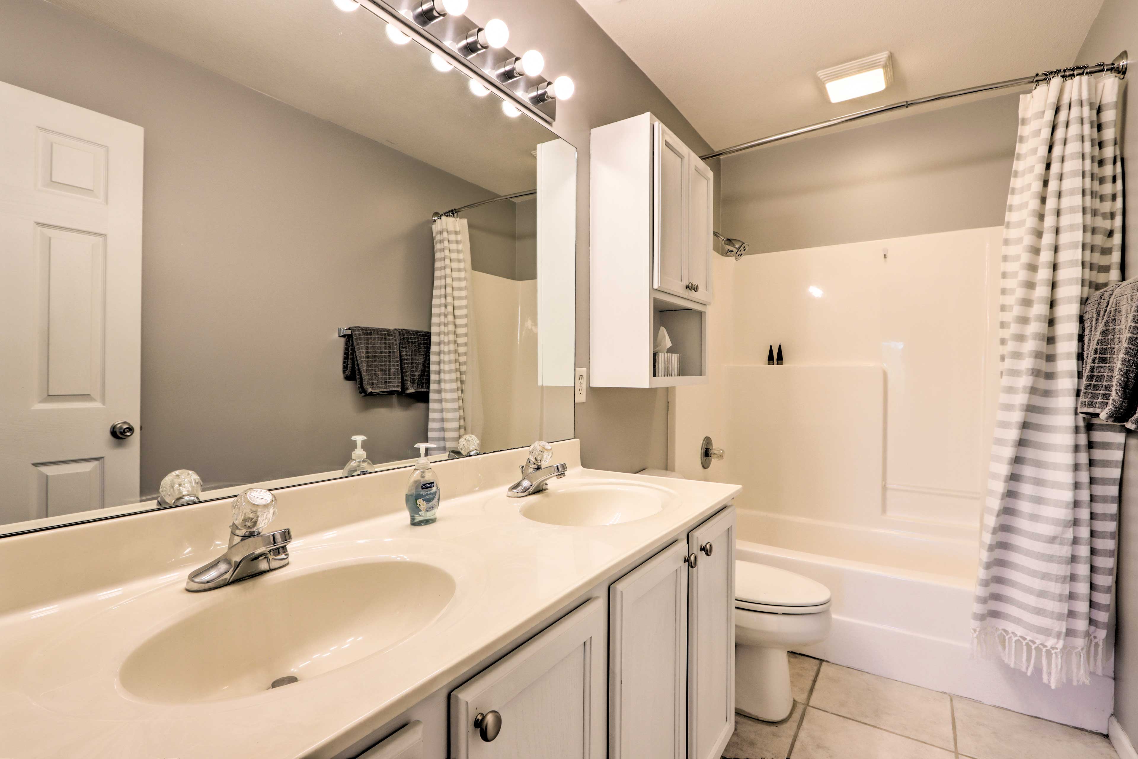 En-Suite Bathroom | Complimentary Toiletries