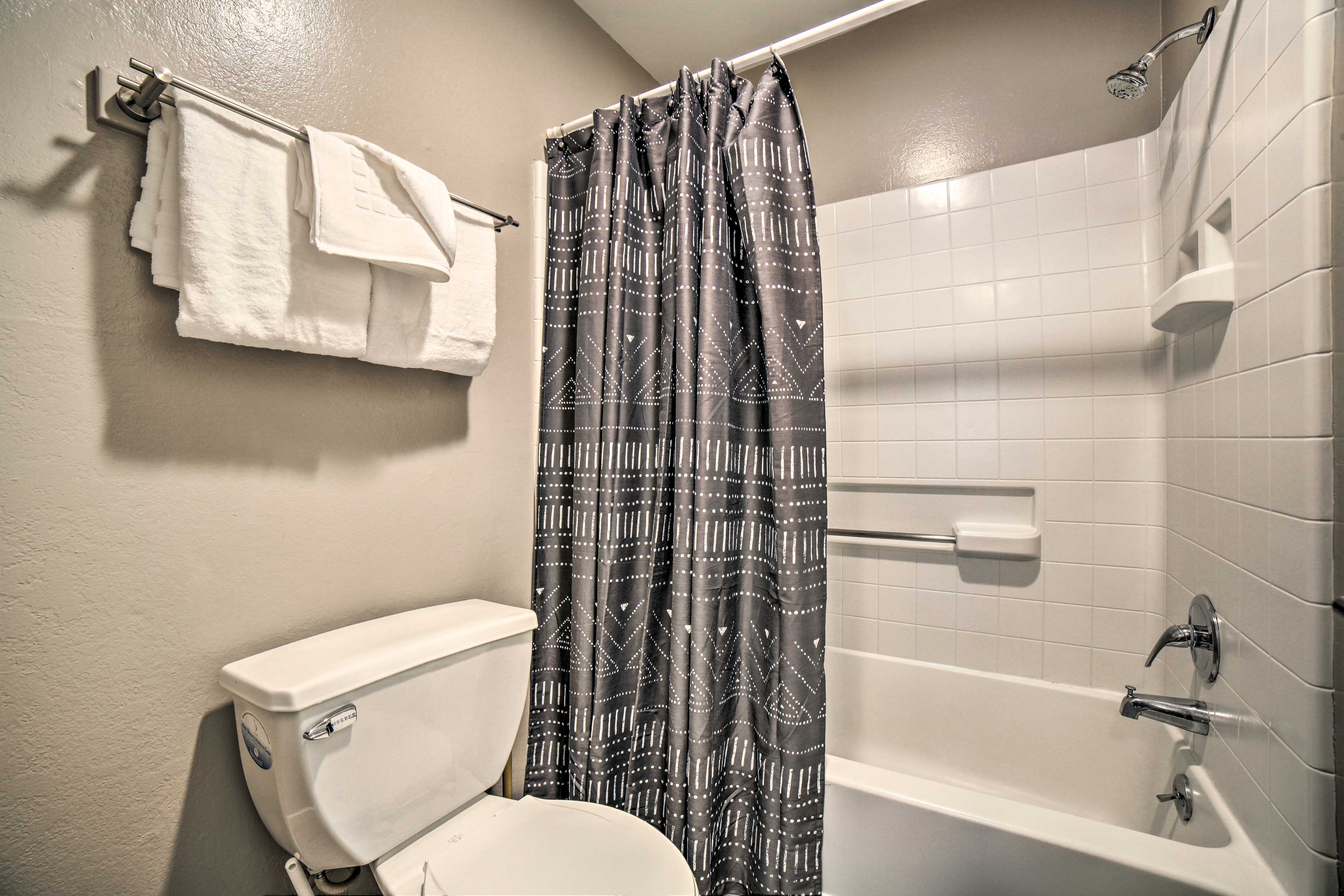 Bathroom 1 | Towels Provided