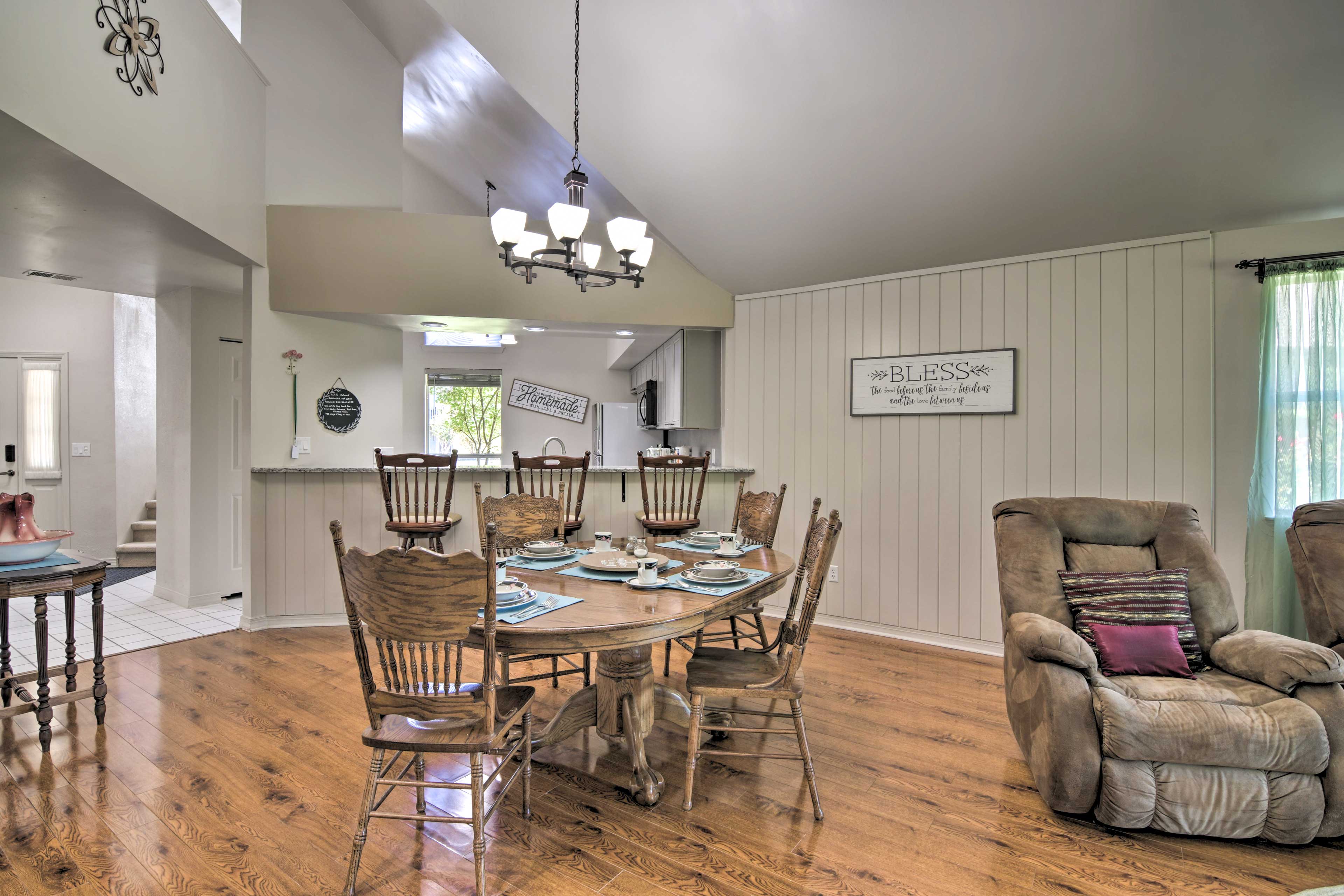 Living Room | 4-Person Dining Table