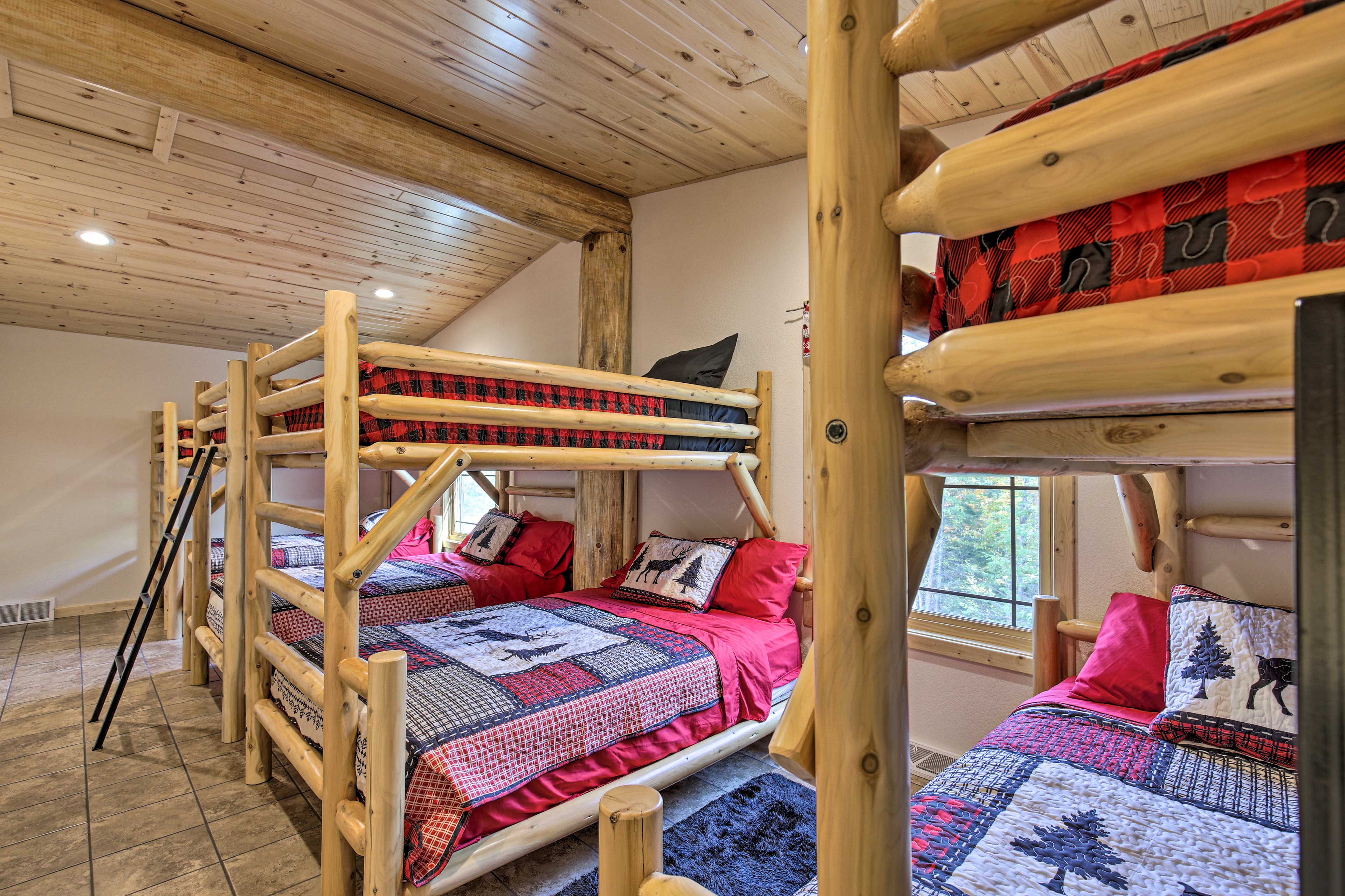 Bedroom 2 | Upper Level | 4 Twin/Full Bunk Beds