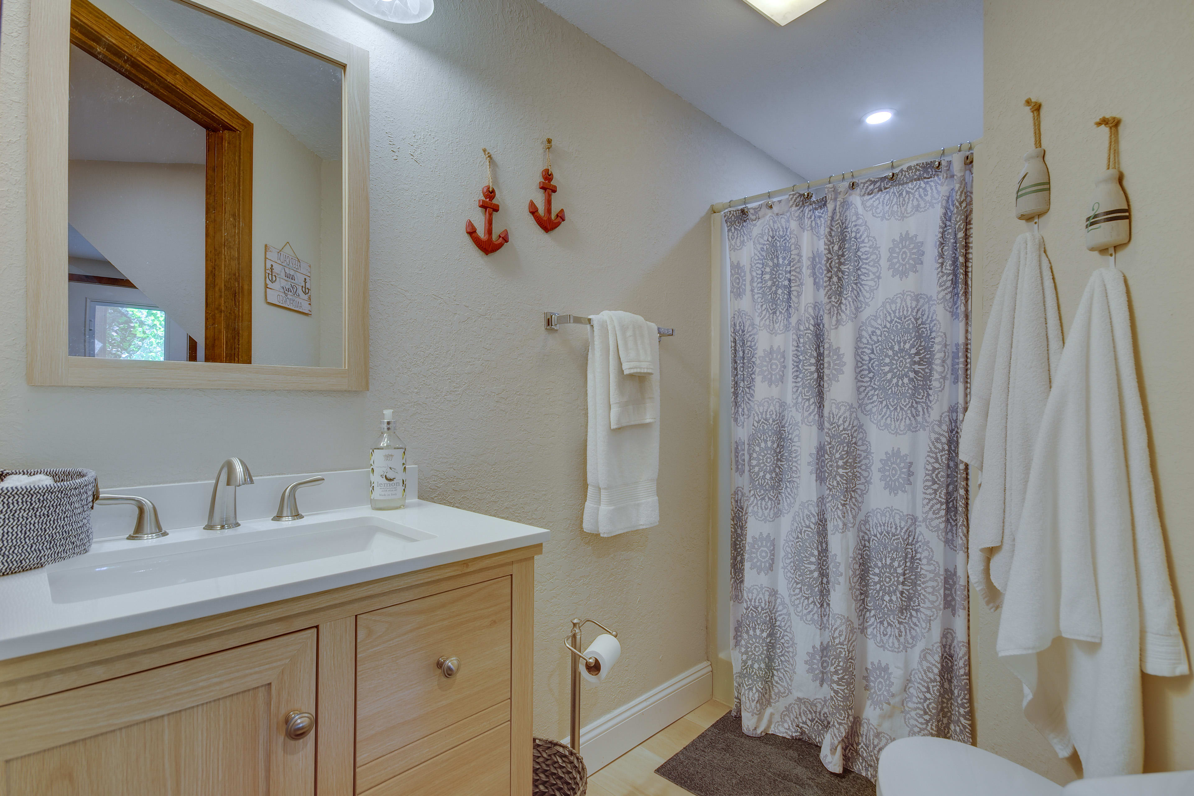 Full Bathroom | Upper Level