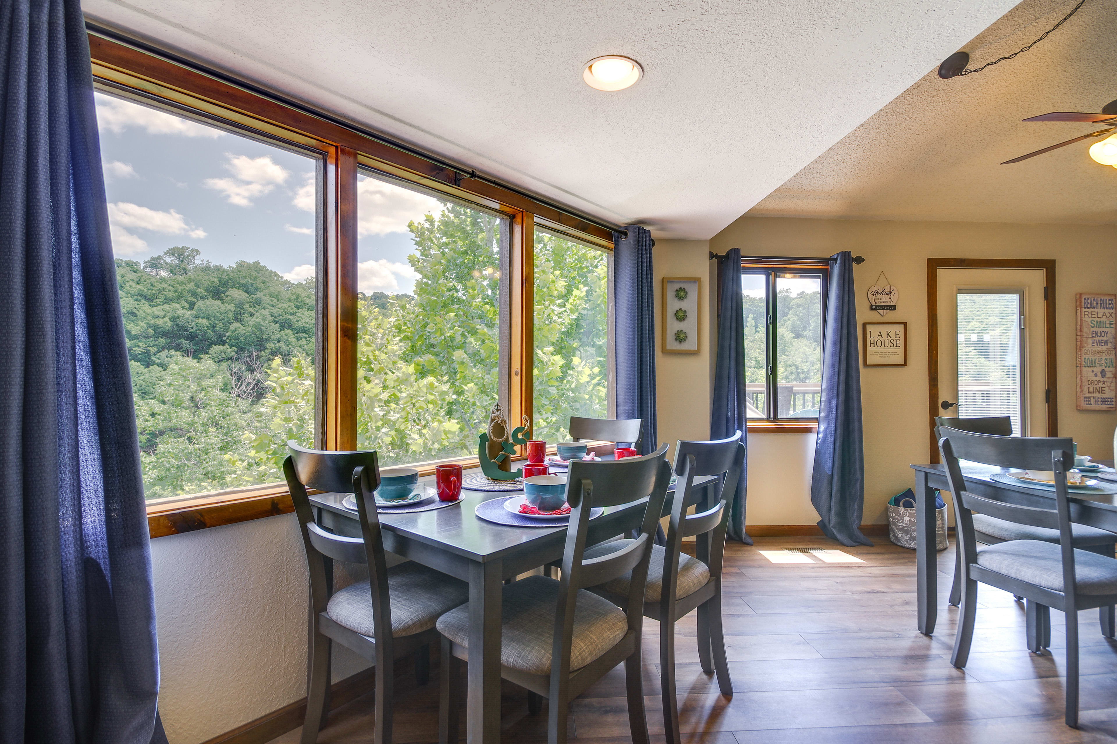 Dining Area | Main Level