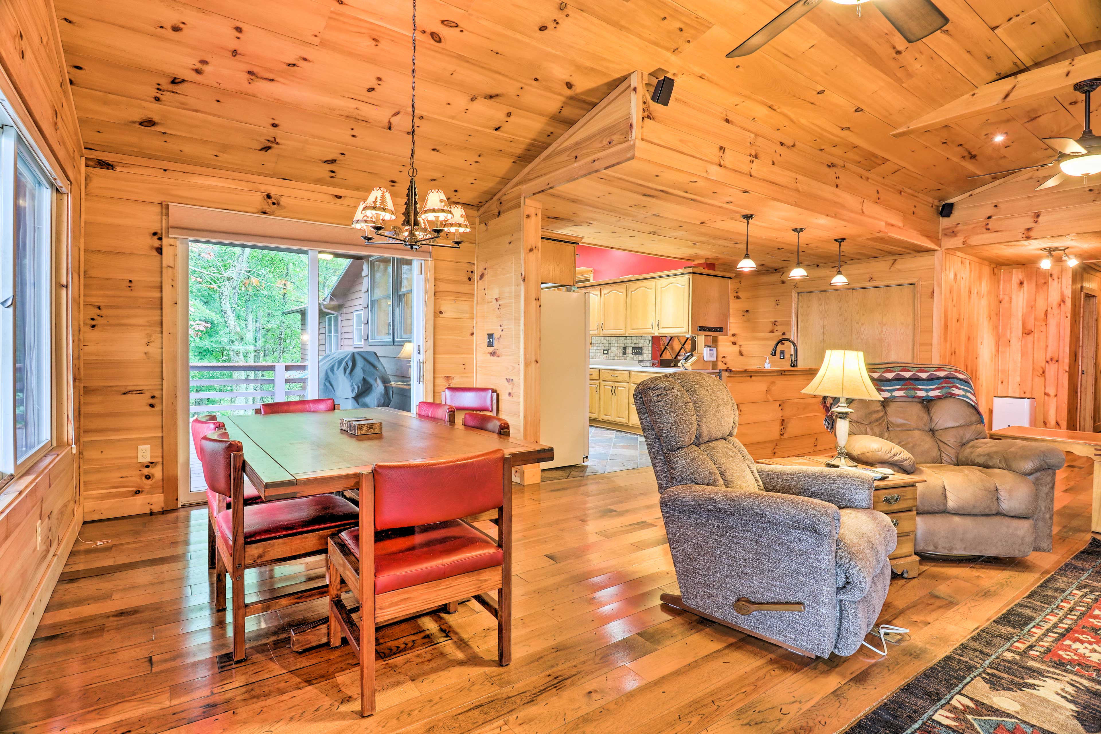 Dining Area | Dishware Provided