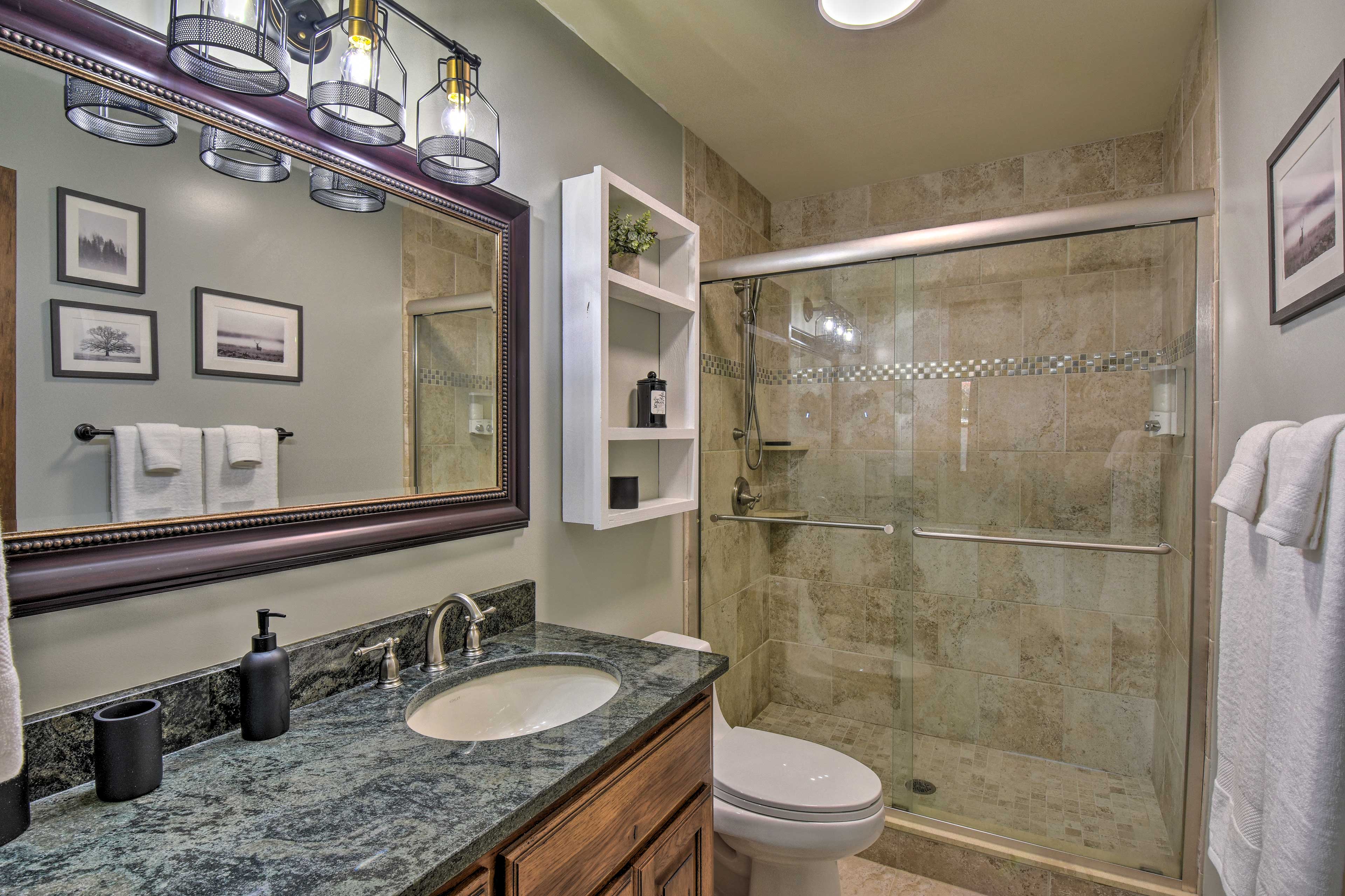 En-Suite Bathroom | Towels Provided