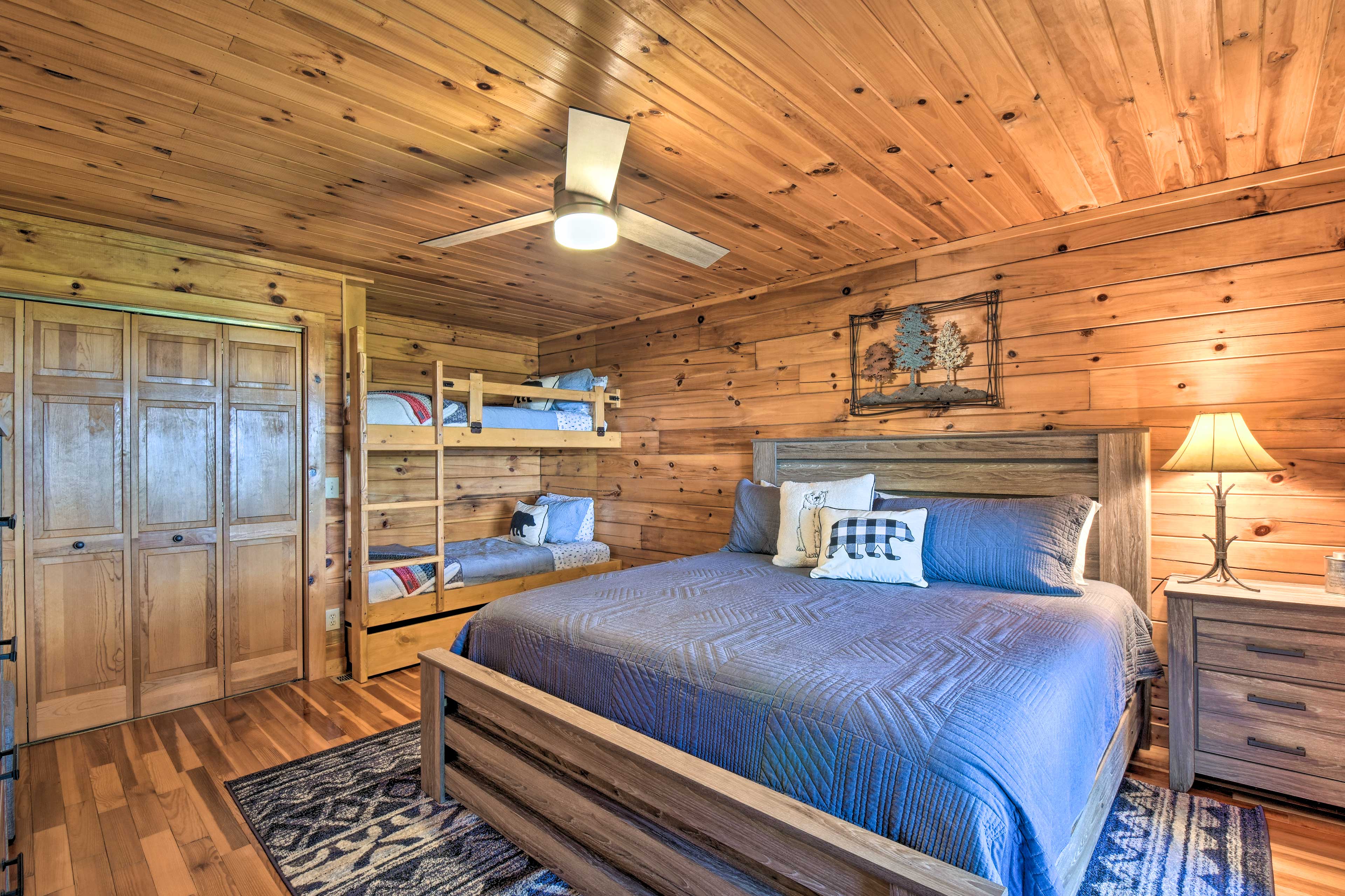 Bedroom 2 | King Bed | Twin Bunk Bed