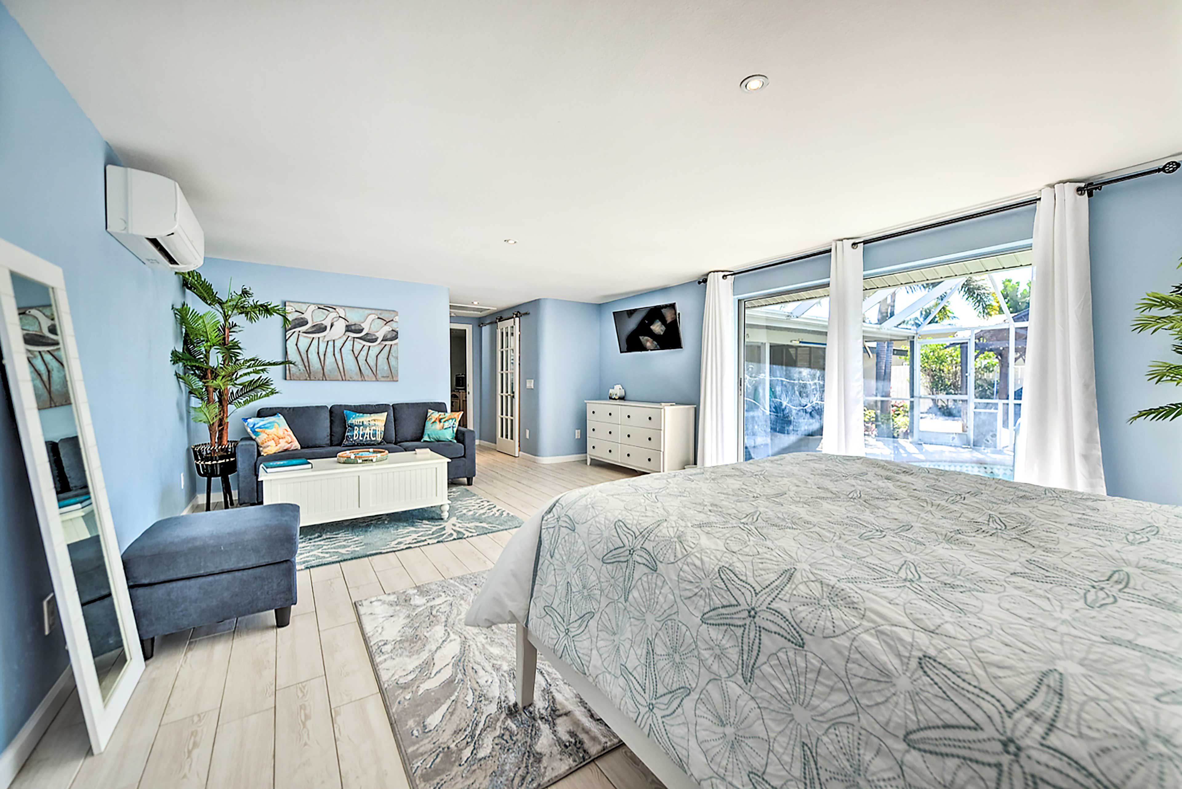 Bedroom 1 (Sun, Sand and Surf)