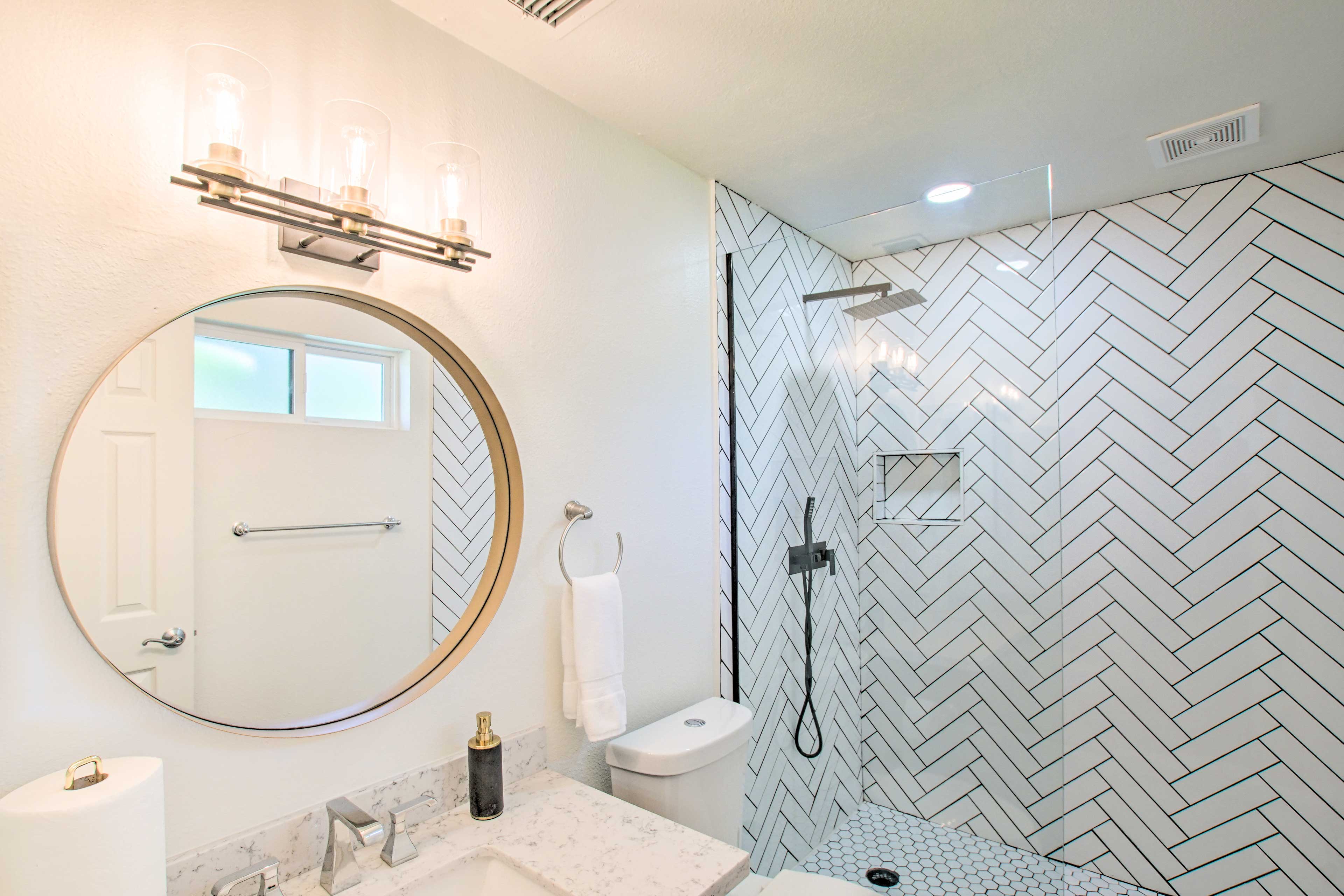 En-Suite Bathroom | Complimentary Toiletries