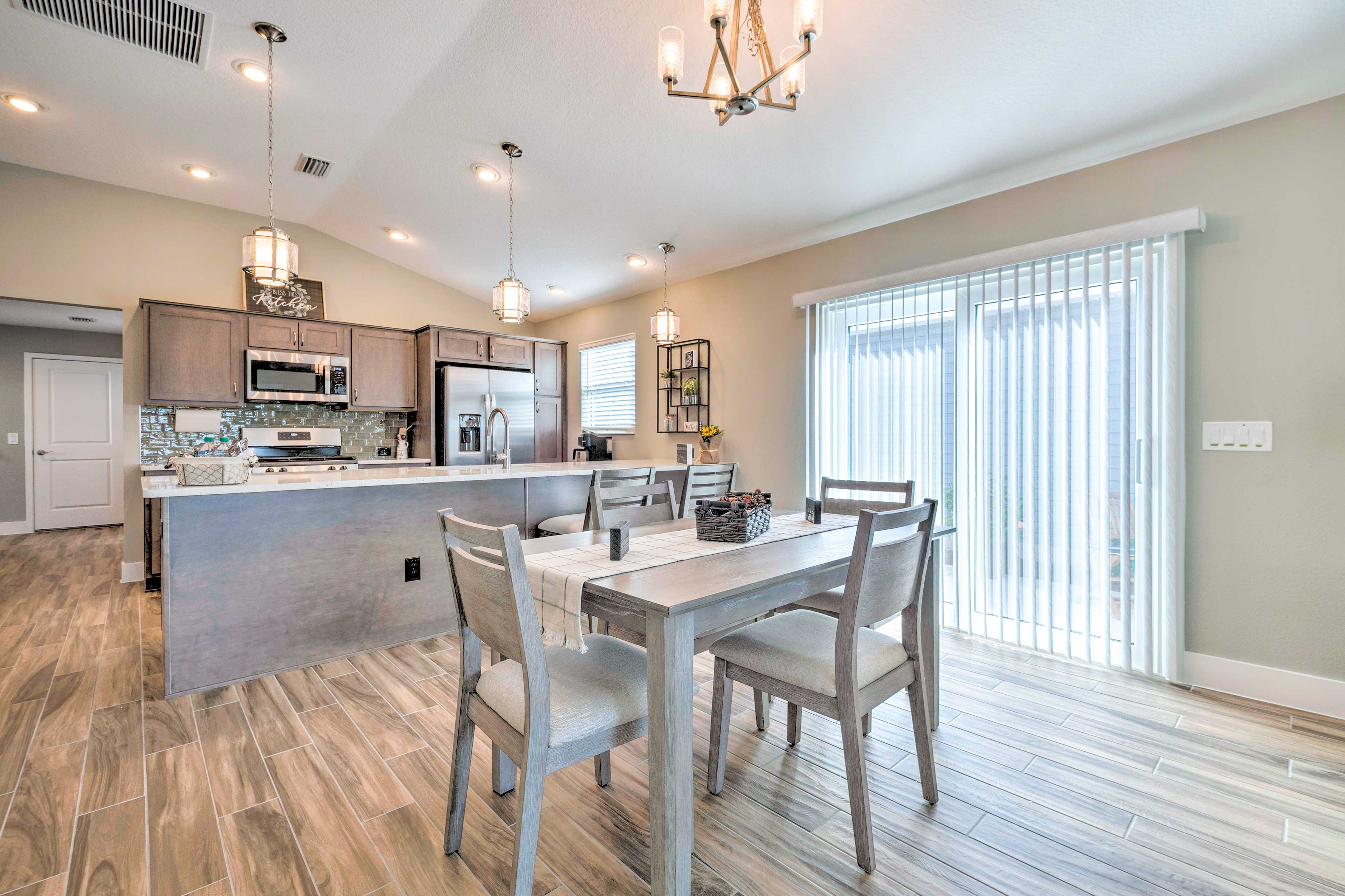 Dining Area | Dishware & Flatware