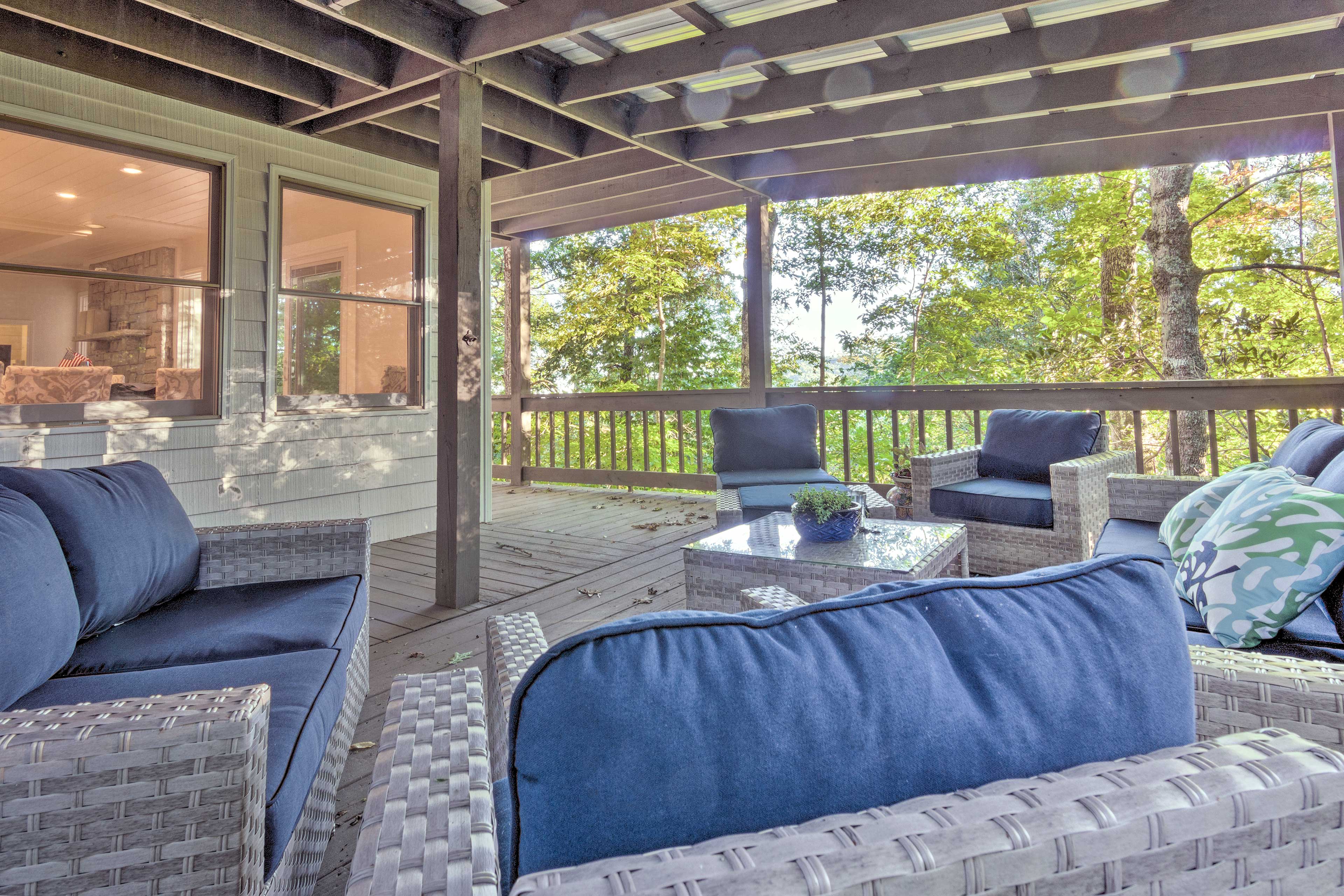 Private Deck | Horseshoe Game | Hiking Trail Access On-Site