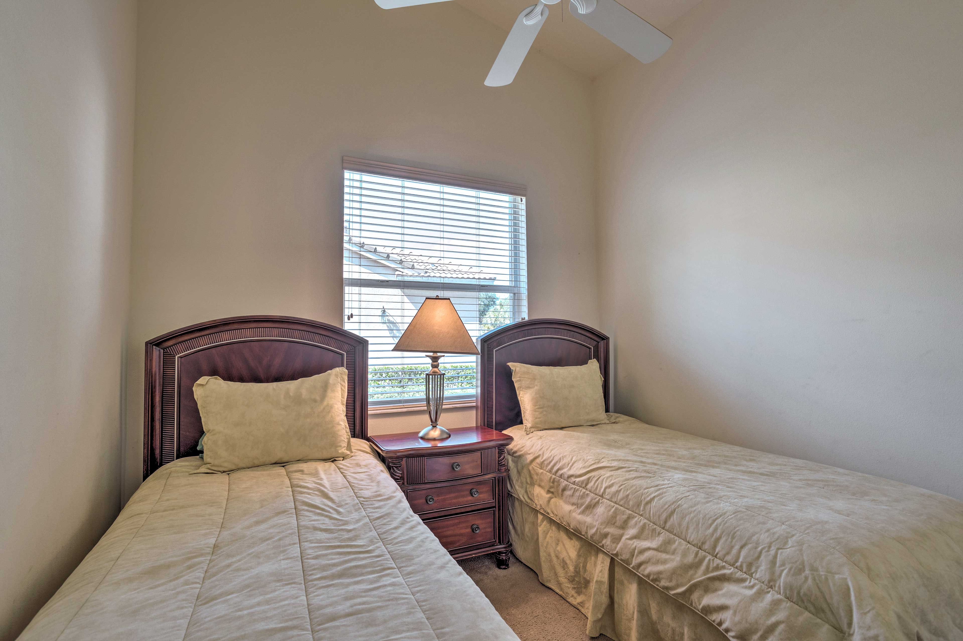 Bedroom 3 | 2 Twin Beds