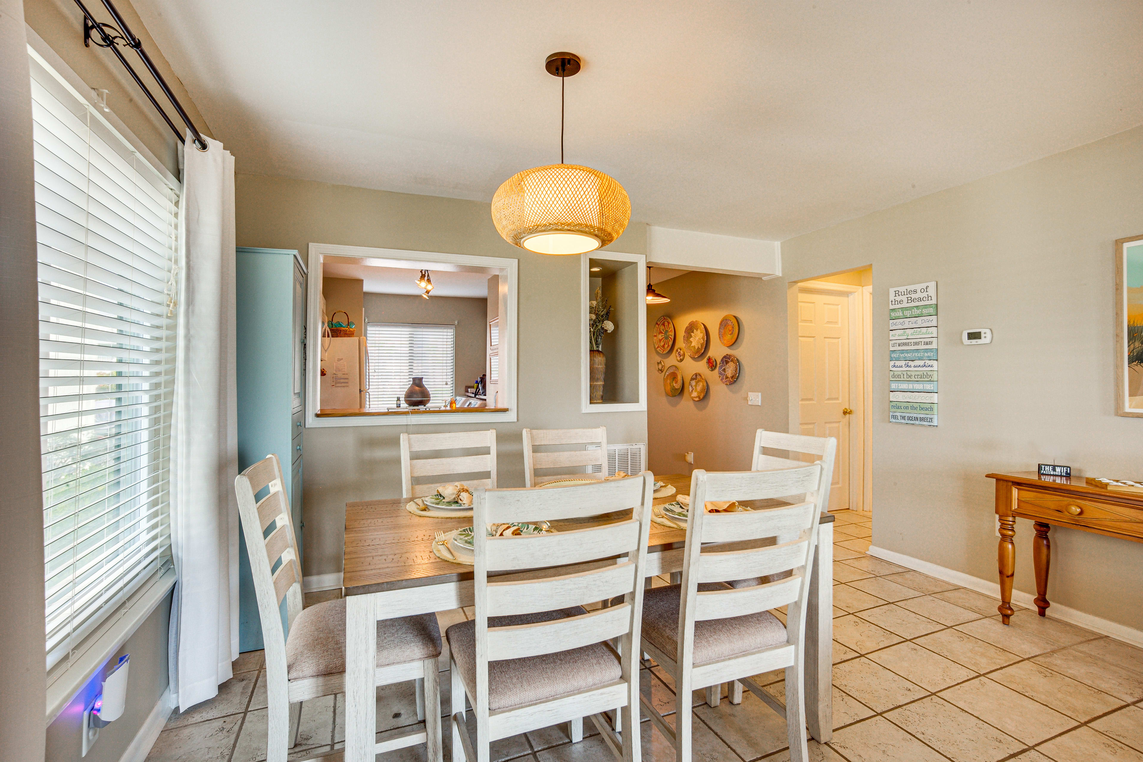 Living Room | Dining Area