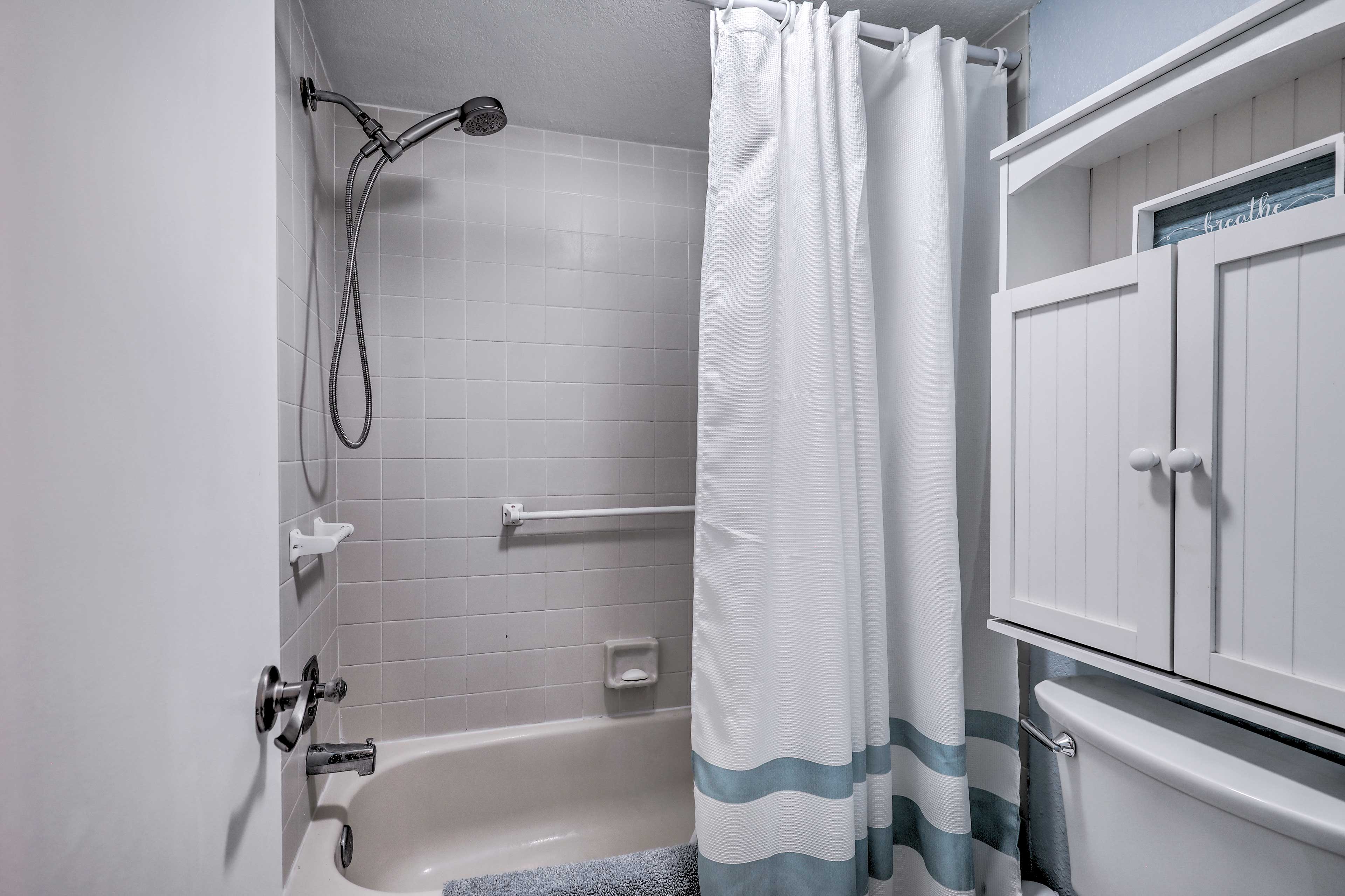 En-Suite Bathroom | Towels Provided