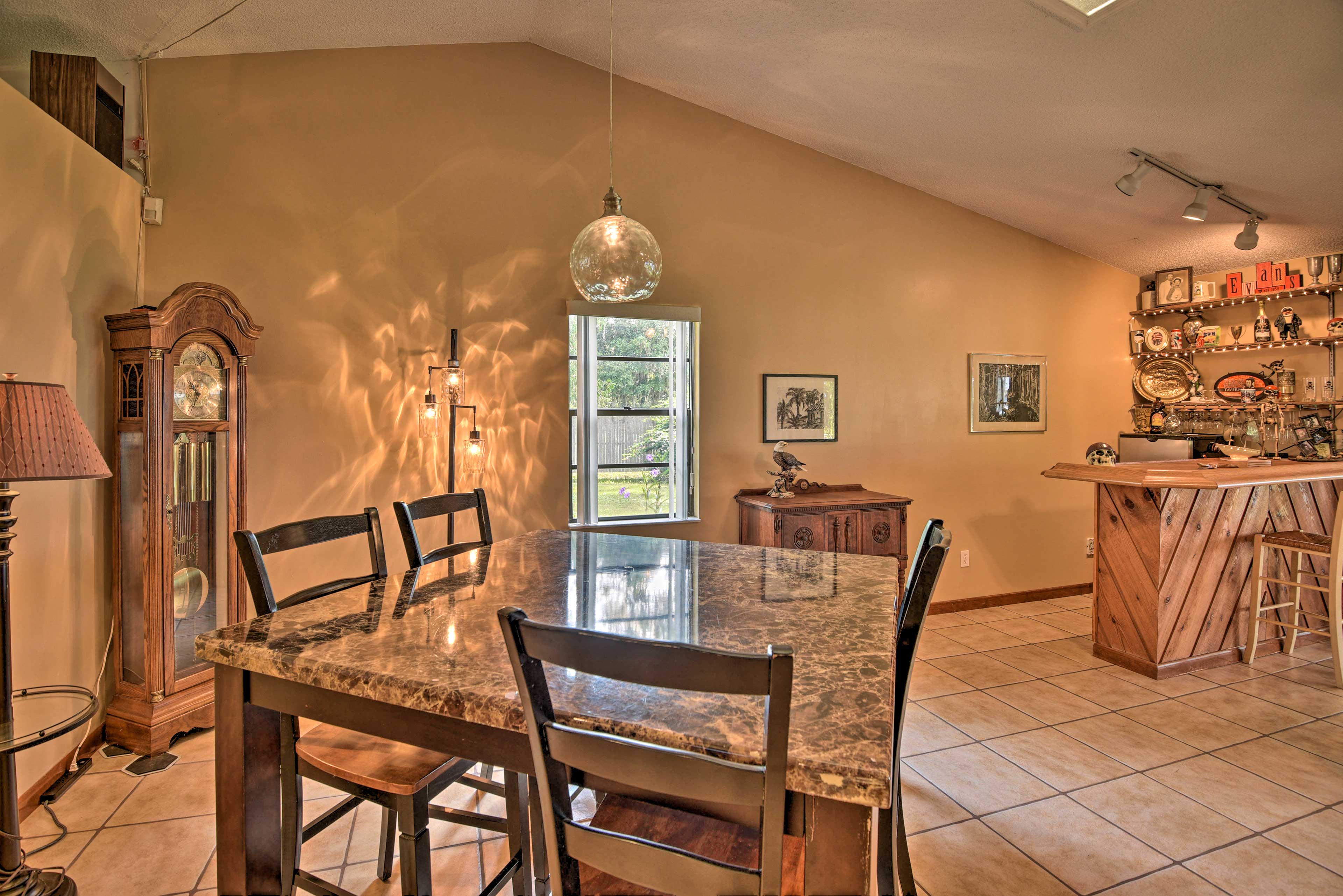 Dining Area | Dishware Provided