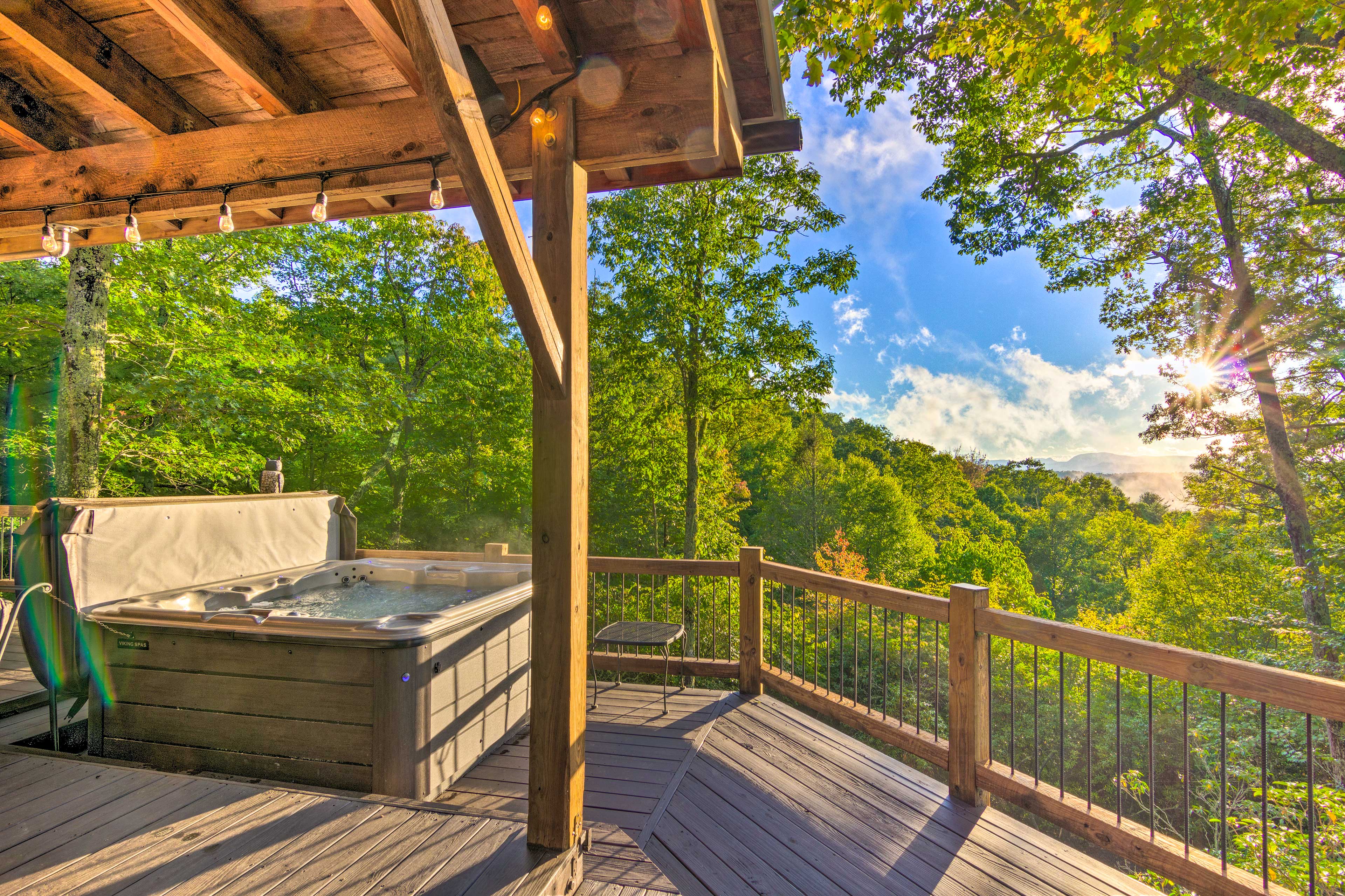 Peaceful ‘Stony Point’ Getaway w/ Hot Tub & Views!