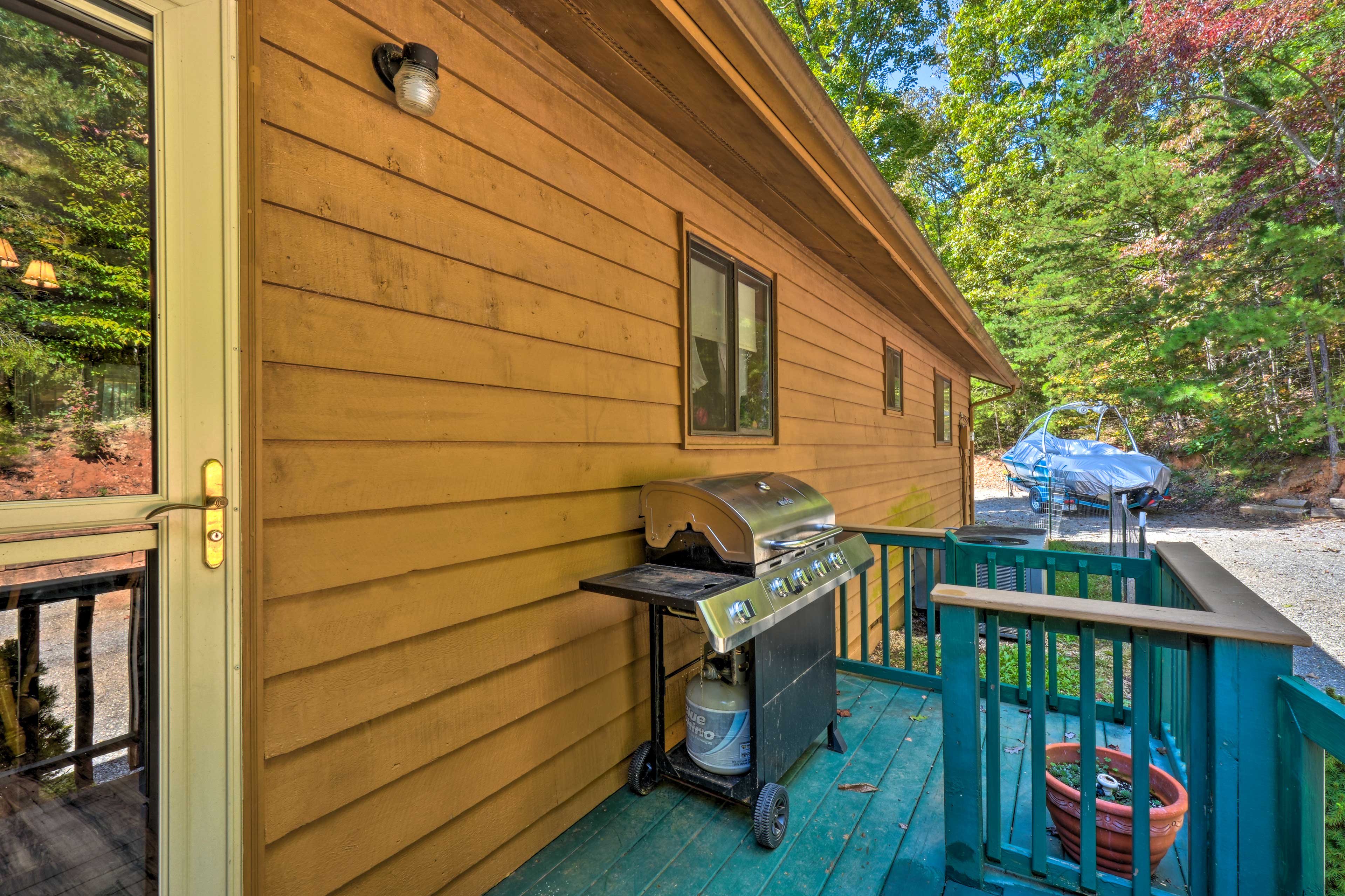 Private Deck | Gas Grill