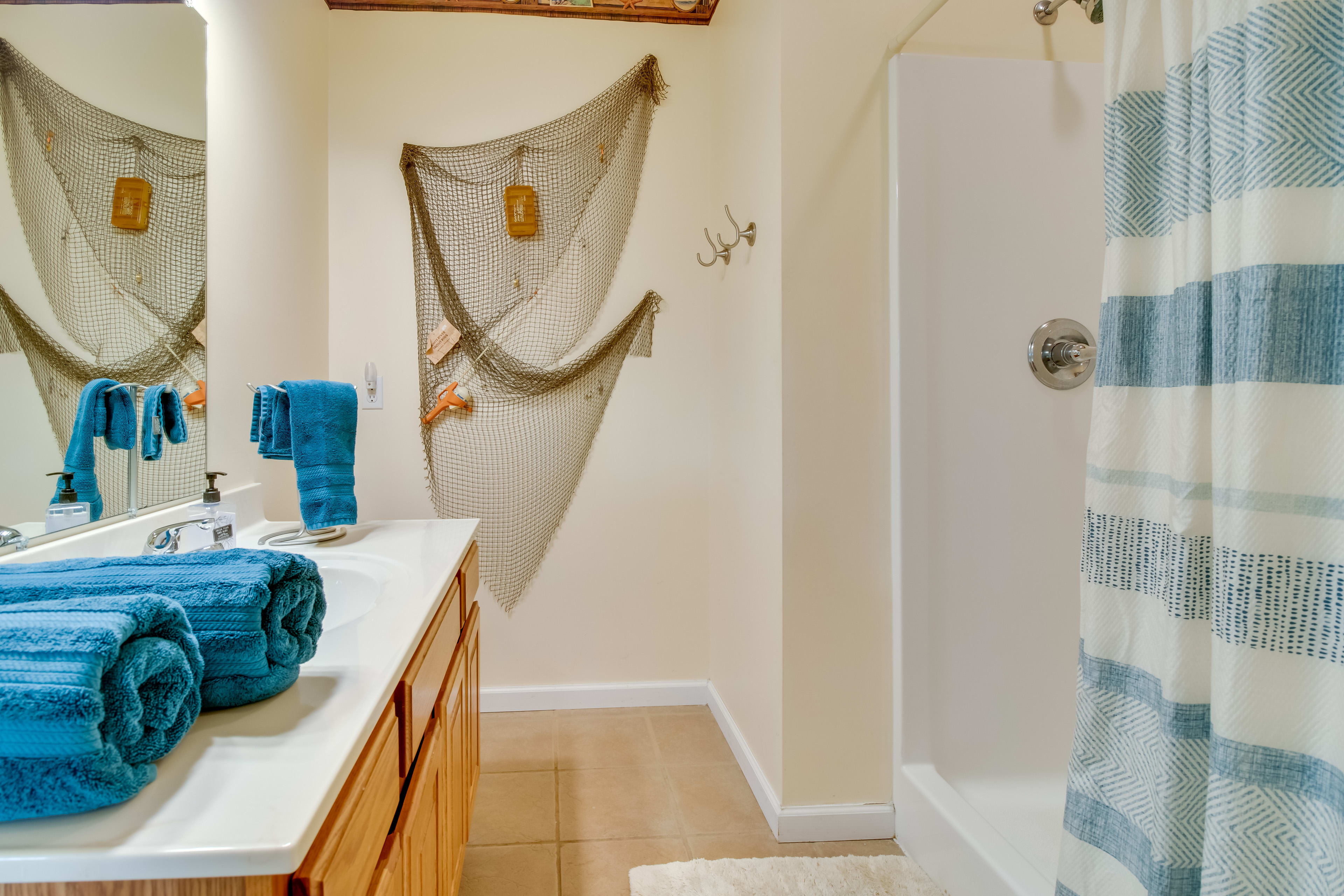 Full Bathroom | Towels & Linens Provided