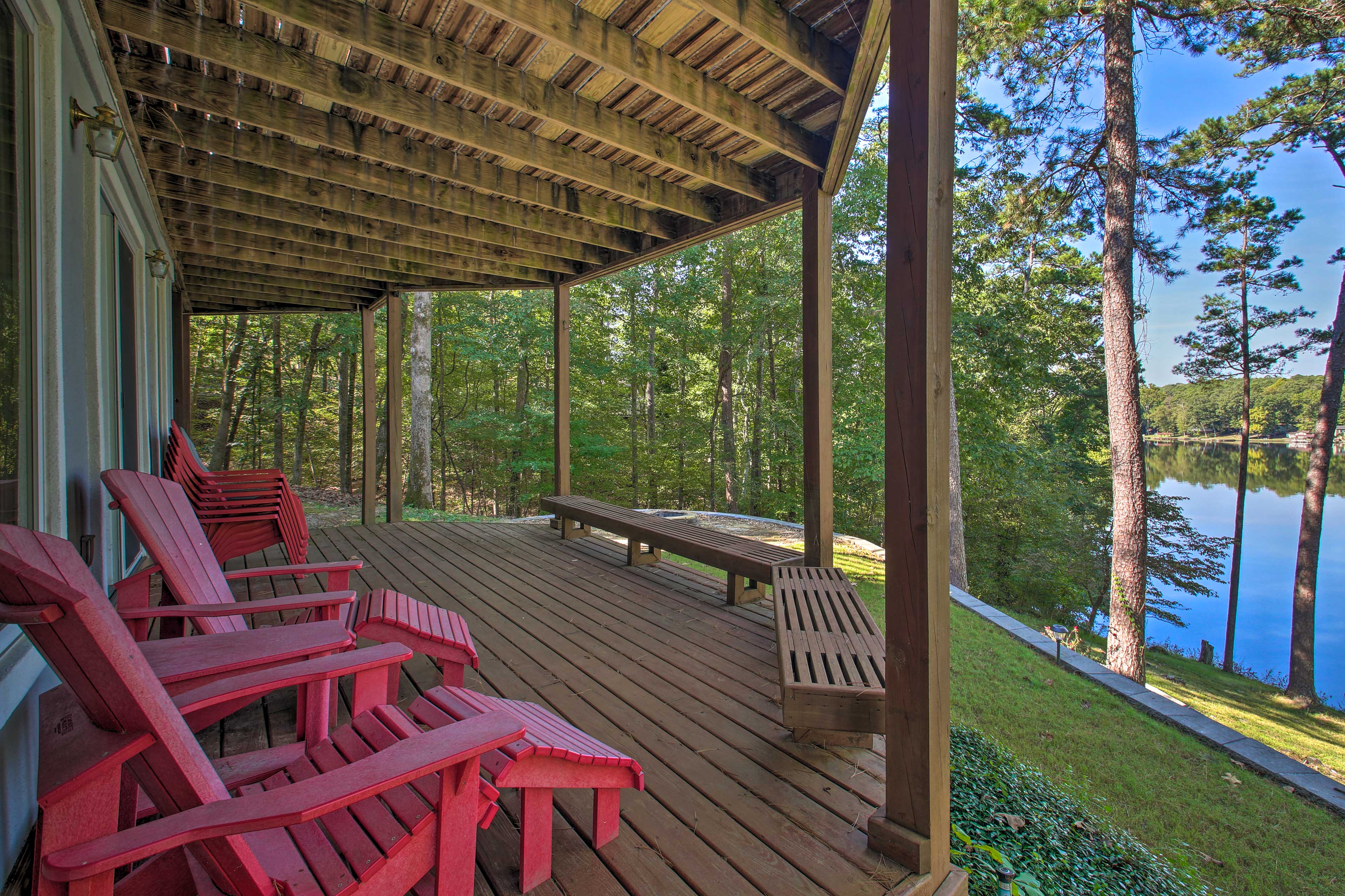 Lakefront Home w/ Dock, Kayaks + Paddle Boards!