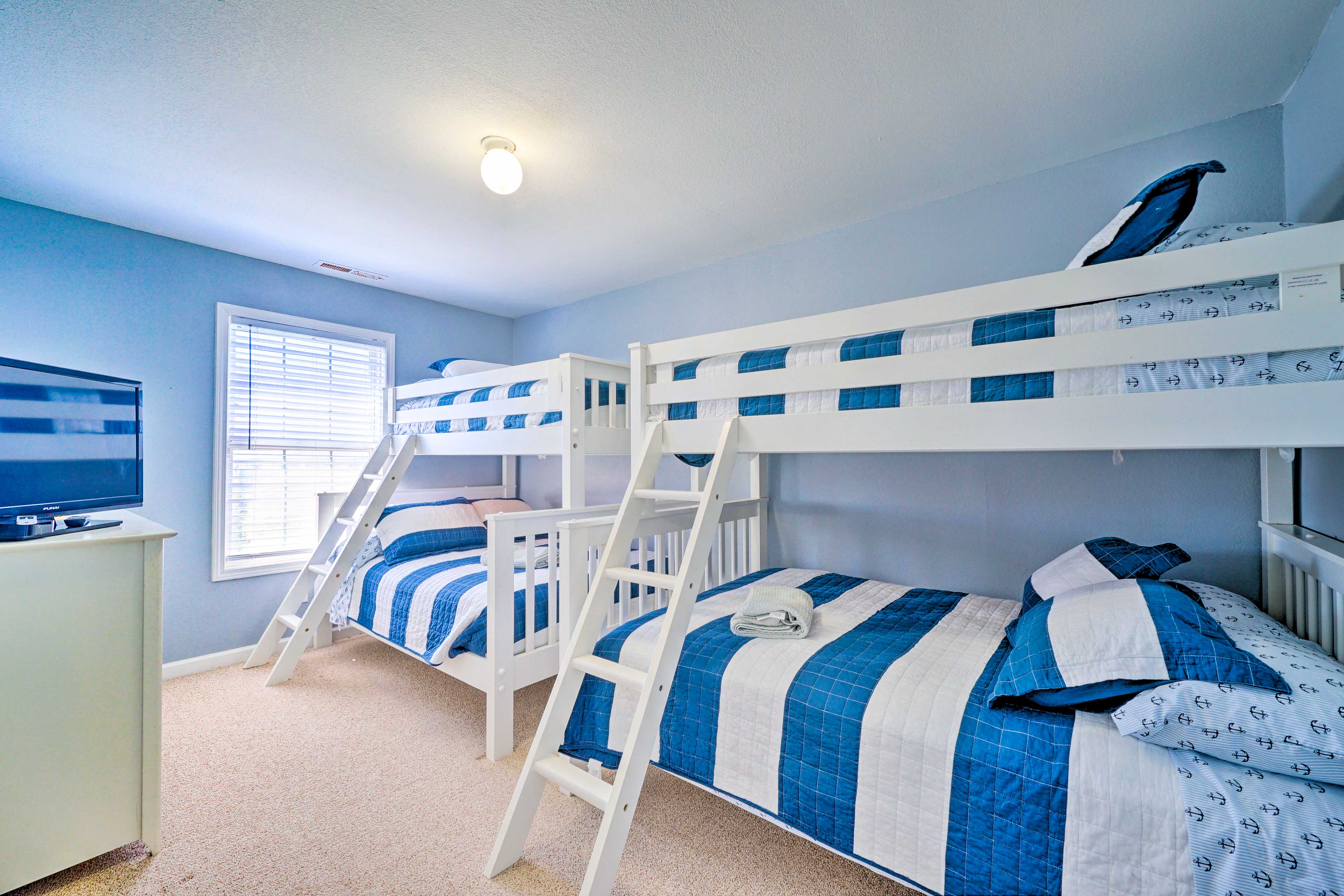 Bedroom 4 | Upper Level | 2 Twin/Full Bunk Beds