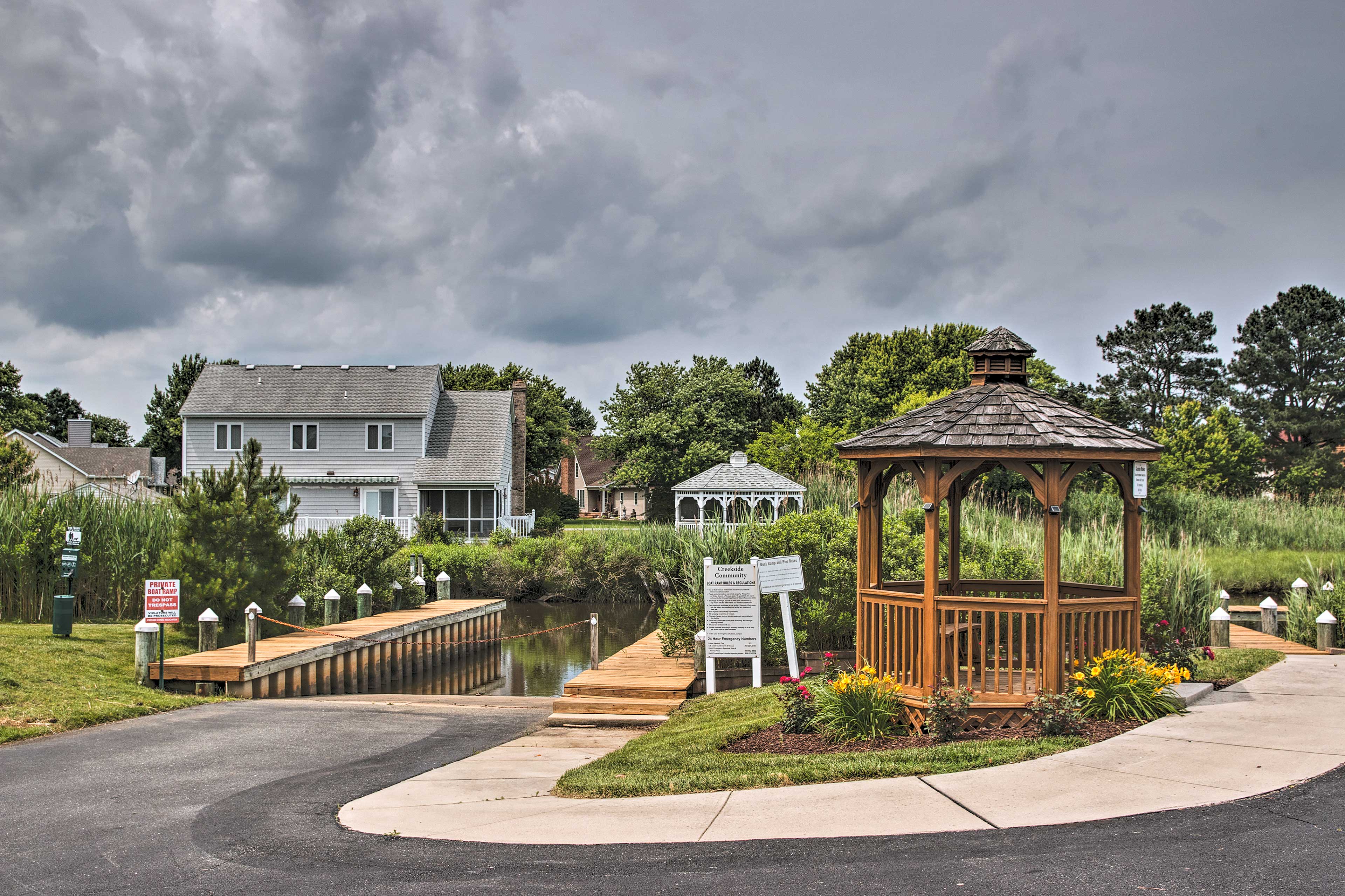 Community Amenities | Dock