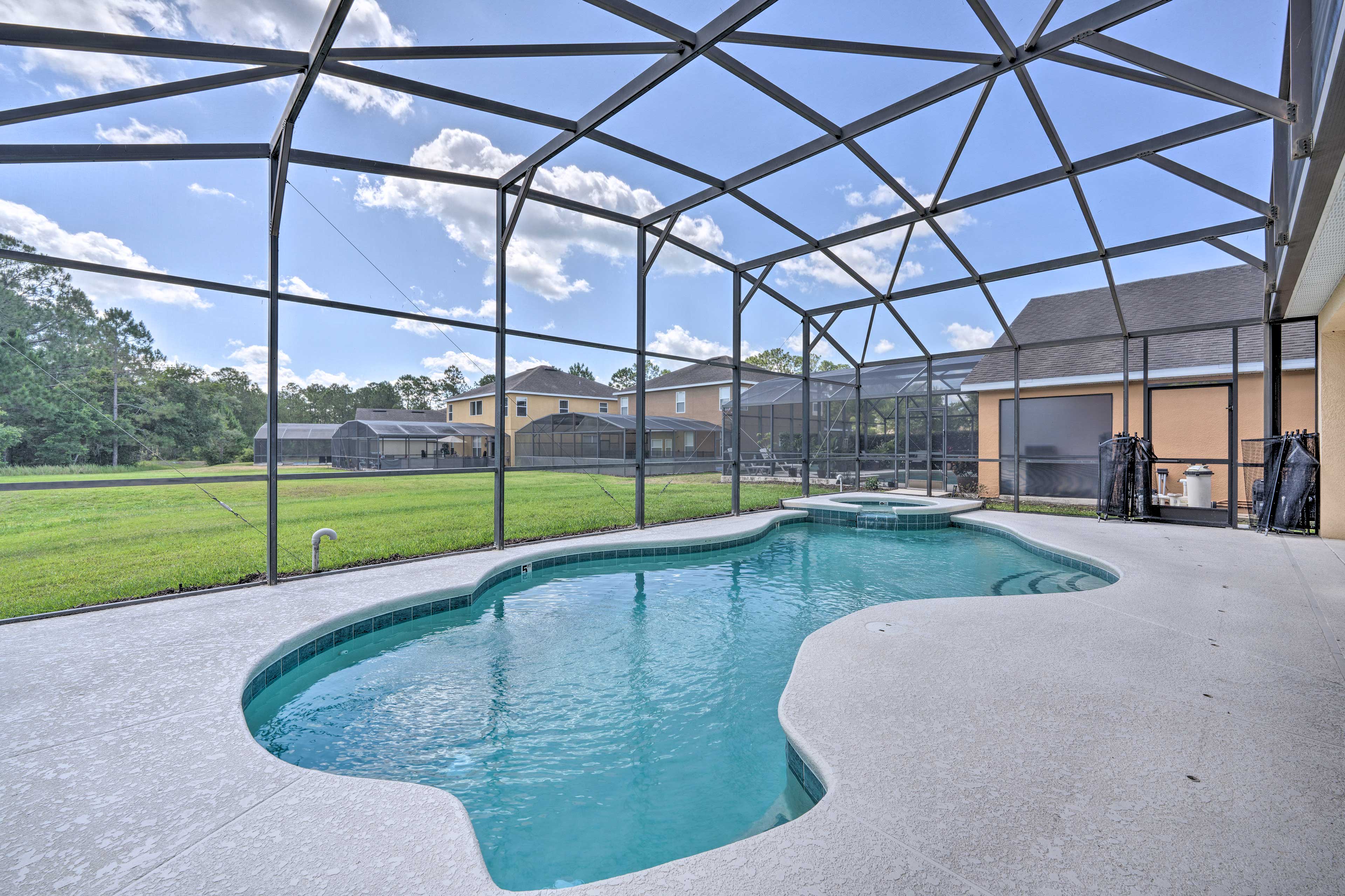 Pool Area | Lanai